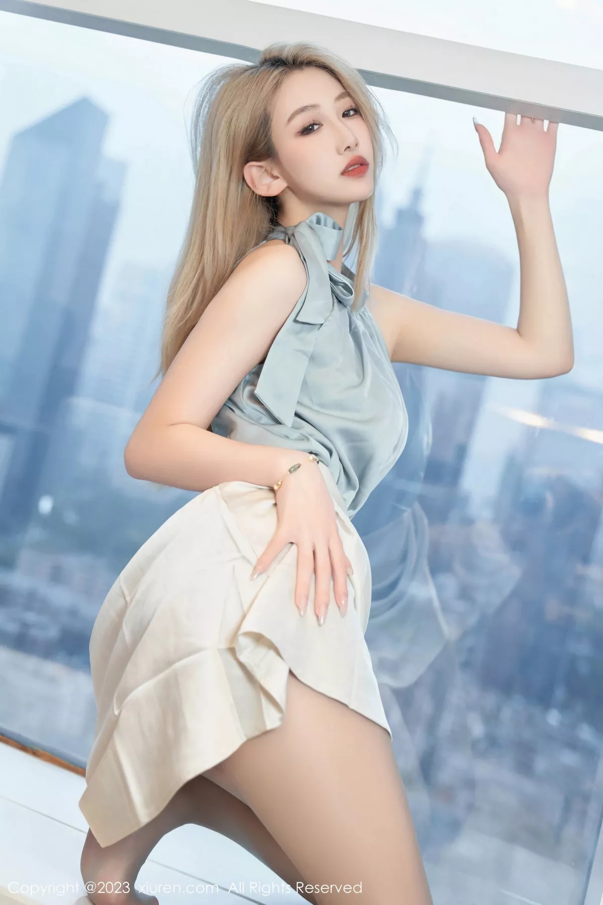 [[XiuRen秀人网]秀人网]No.7500_模特沈青黛性感白色蕾丝内衣配超薄灰丝秀完美身材诱惑写真100P