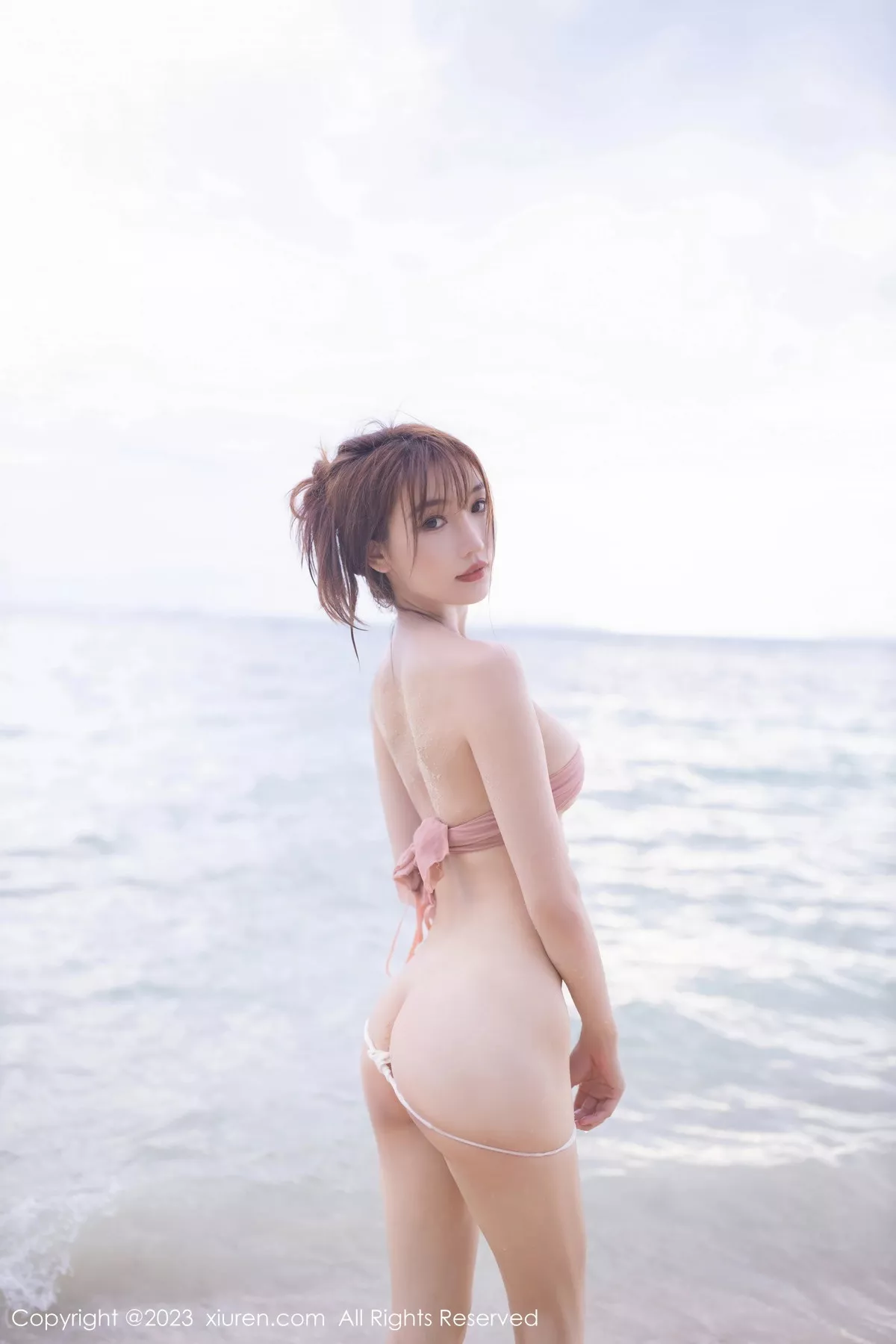 [[XiuRen秀人网]秀人网]No.7501_模特陆萱萱性感粉色蕾丝内衣配超薄无内肉丝秀惹火身材诱惑写真77P