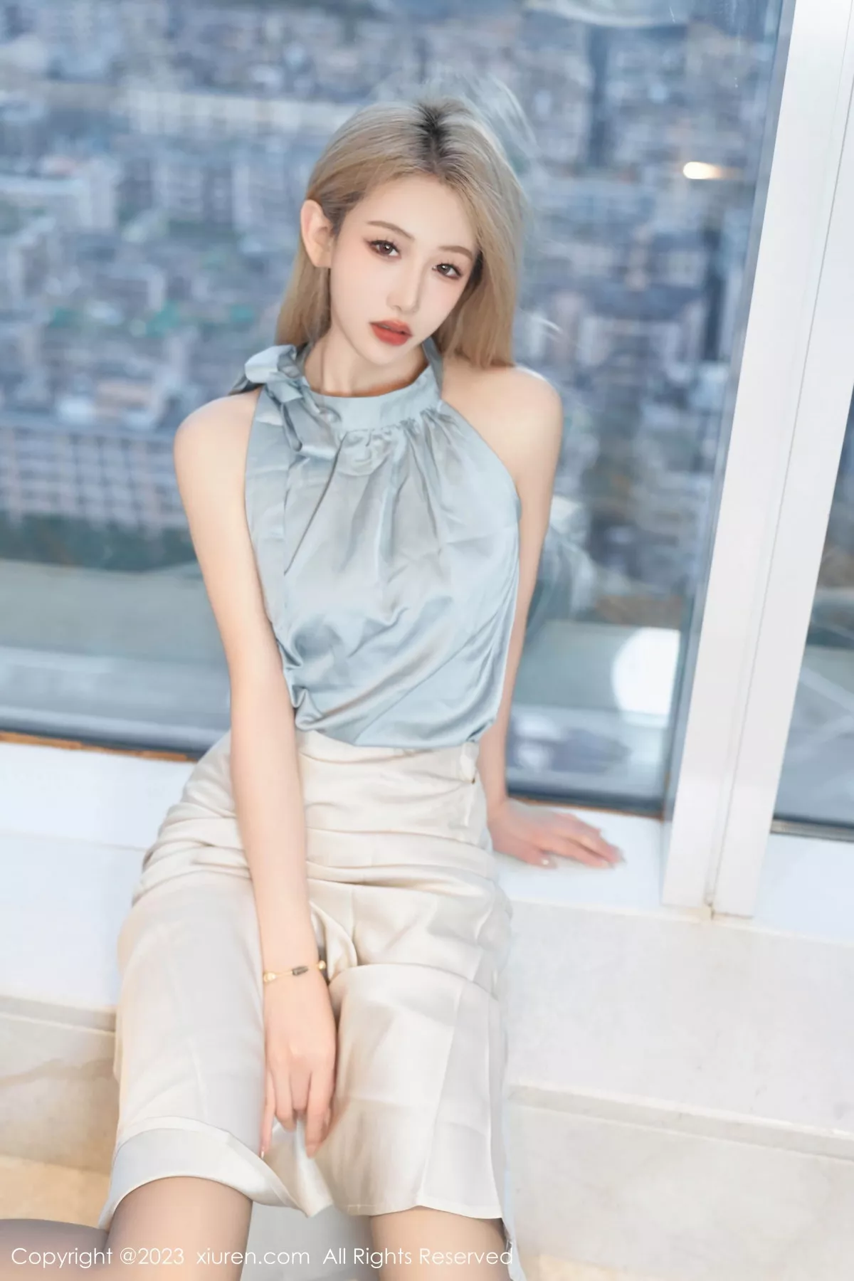 [[XiuRen秀人网]秀人网]No.7500_模特沈青黛性感白色蕾丝内衣配超薄灰丝秀完美身材诱惑写真100P