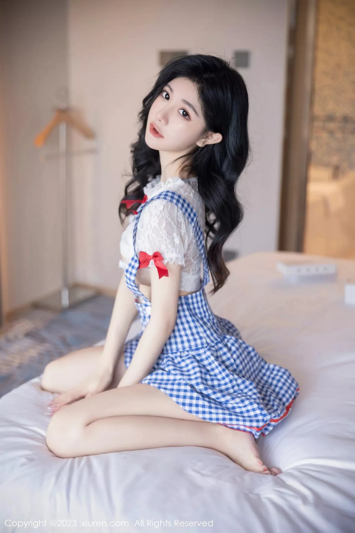 [[XiuRen秀人网]秀人网]No.7509_模特幼幼性感蓝白格子萝莉裙服饰多面视角秀完美身材诱惑写真110P