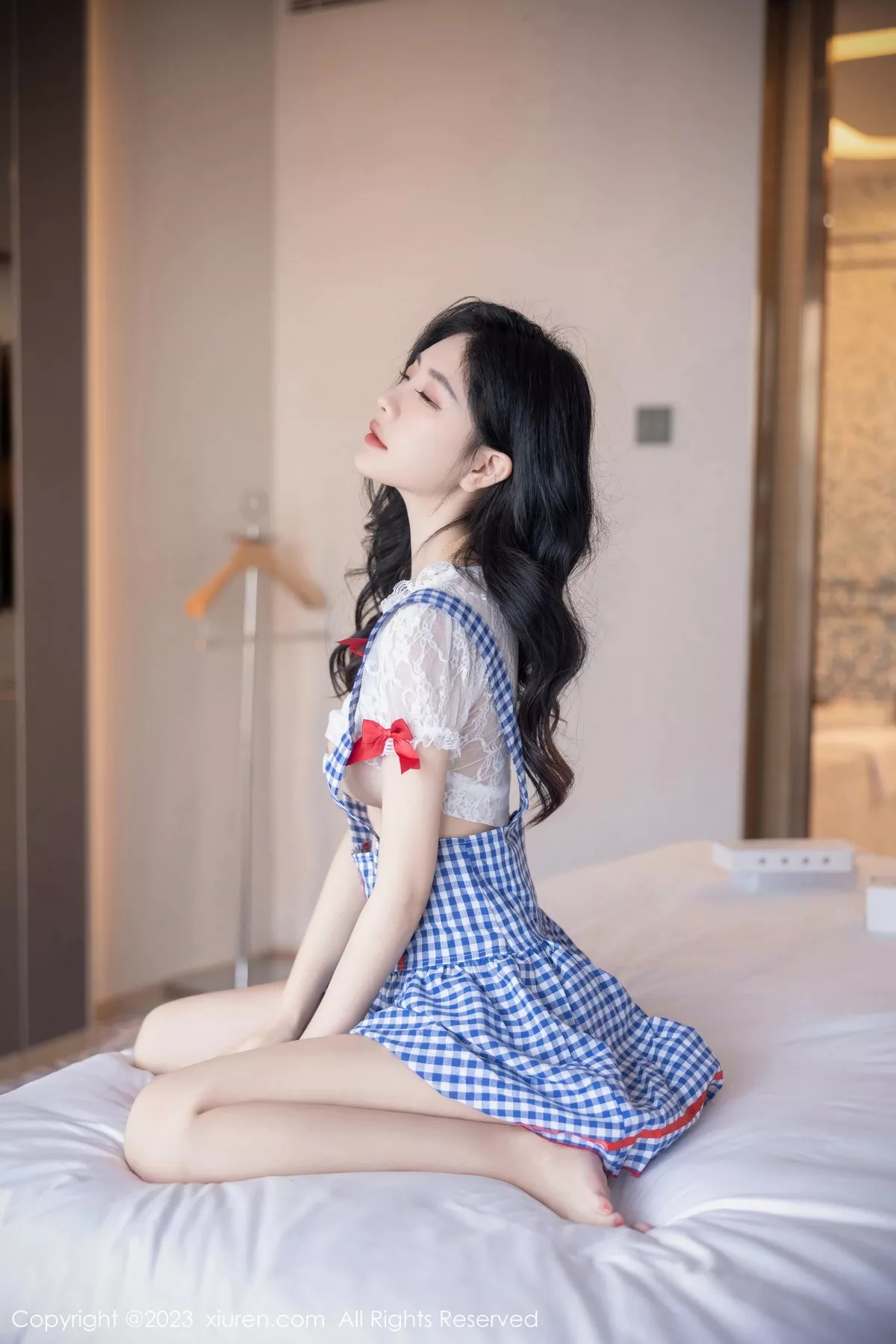 [[XiuRen秀人网]秀人网]No.7509_模特幼幼性感蓝白格子萝莉裙服饰多面视角秀完美身材诱惑写真110P