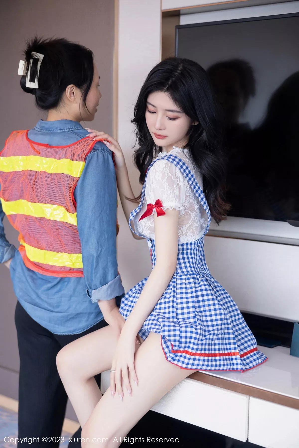 [[XiuRen秀人网]秀人网]No.7509_模特幼幼性感蓝白格子萝莉裙服饰多面视角秀完美身材诱惑写真110P