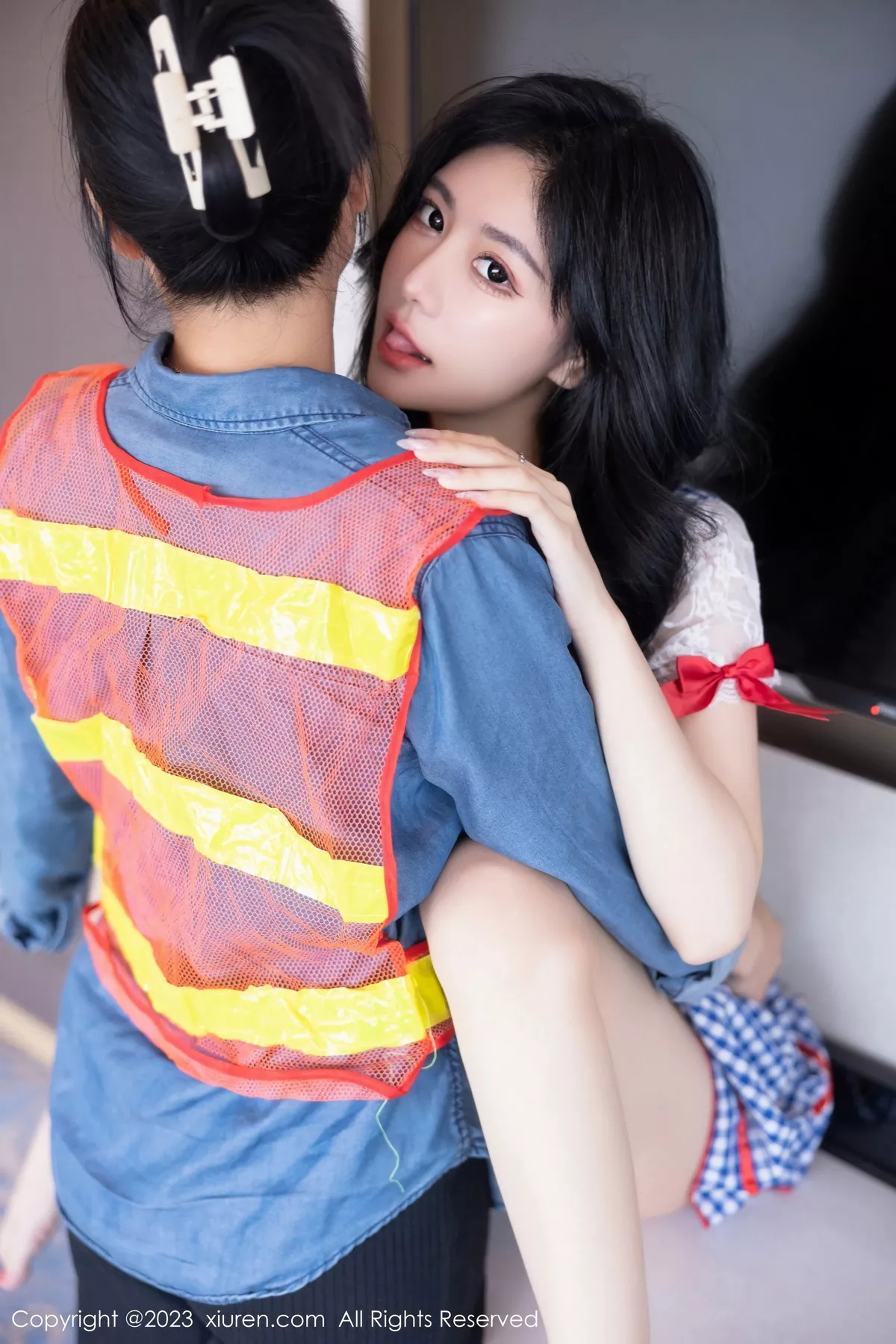 [[XiuRen秀人网]秀人网]No.7509_模特幼幼性感蓝白格子萝莉裙服饰多面视角秀完美身材诱惑写真110P