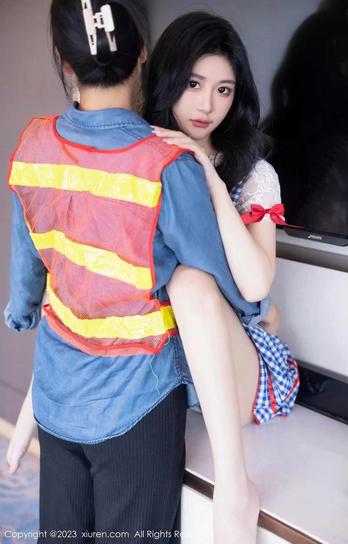 [[XiuRen秀人网]秀人网]No.7509_模特幼幼性感蓝白格子萝莉裙服饰多面视角秀完美身材诱惑写真110P