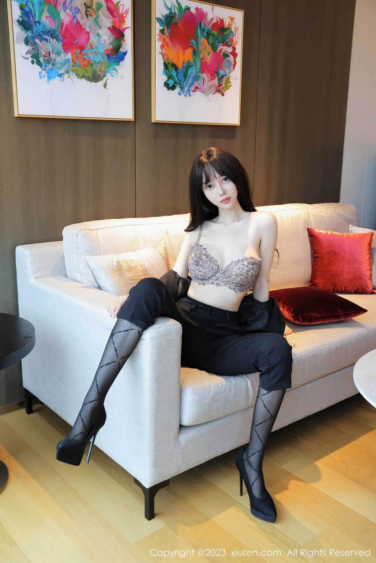 [[XiuRen秀人网]秀人网]No.7502_模特玥儿玥er性感薄纱暖灰内衣配黑丝裤袜秀曼妙身姿诱惑写真78P