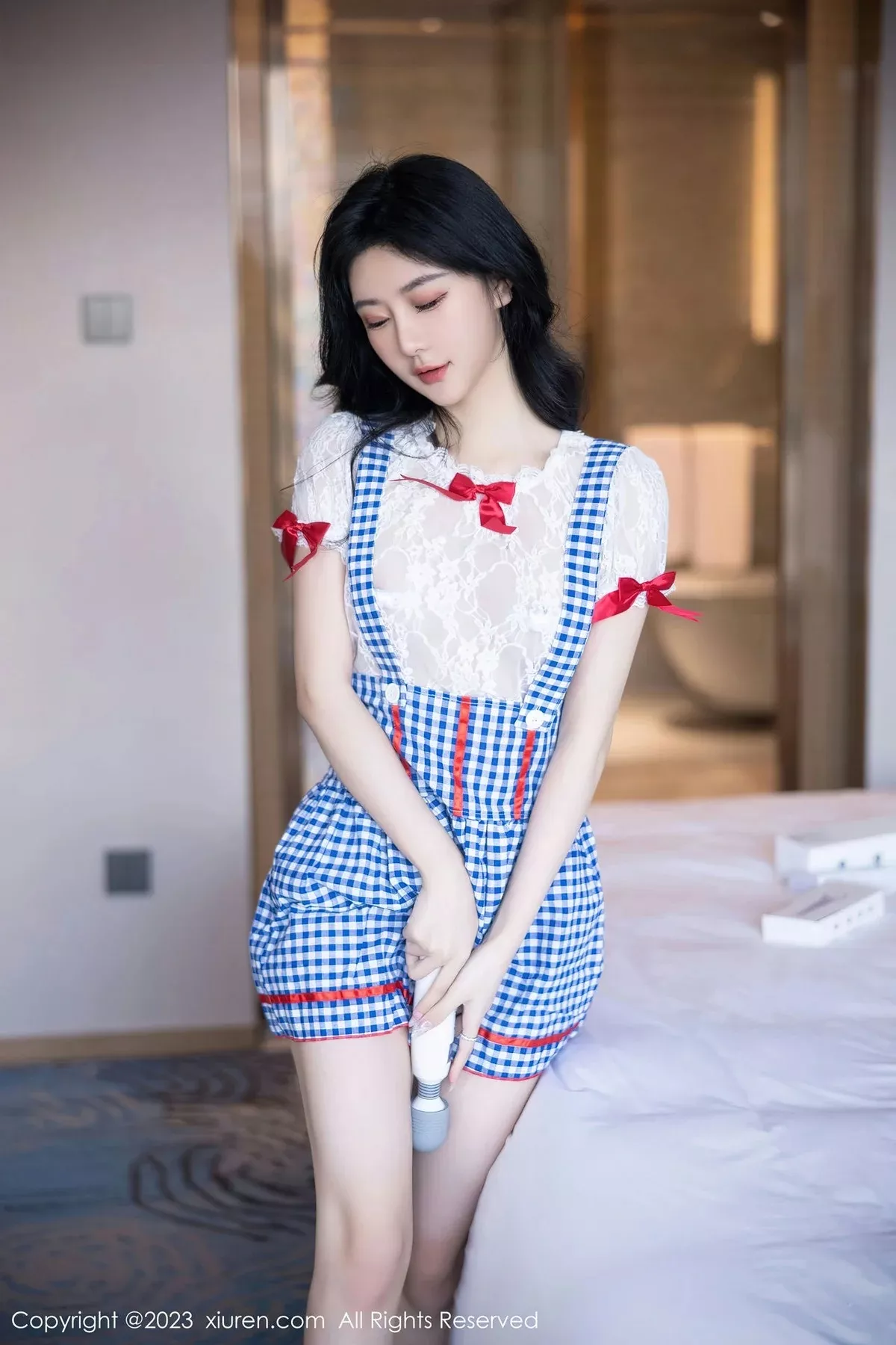 [[XiuRen秀人网]秀人网]No.7509_模特幼幼性感蓝白格子萝莉裙服饰多面视角秀完美身材诱惑写真110P