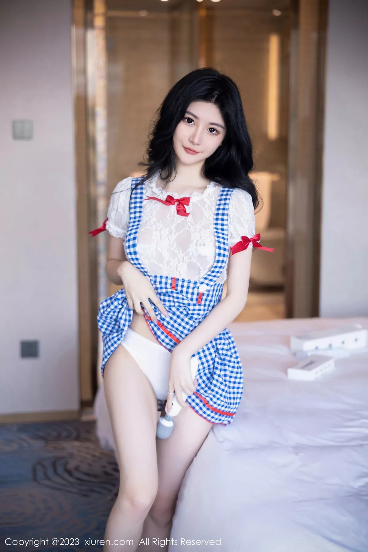 [[XiuRen秀人网]秀人网]No.7509_模特幼幼性感蓝白格子萝莉裙服饰多面视角秀完美身材诱惑写真110P