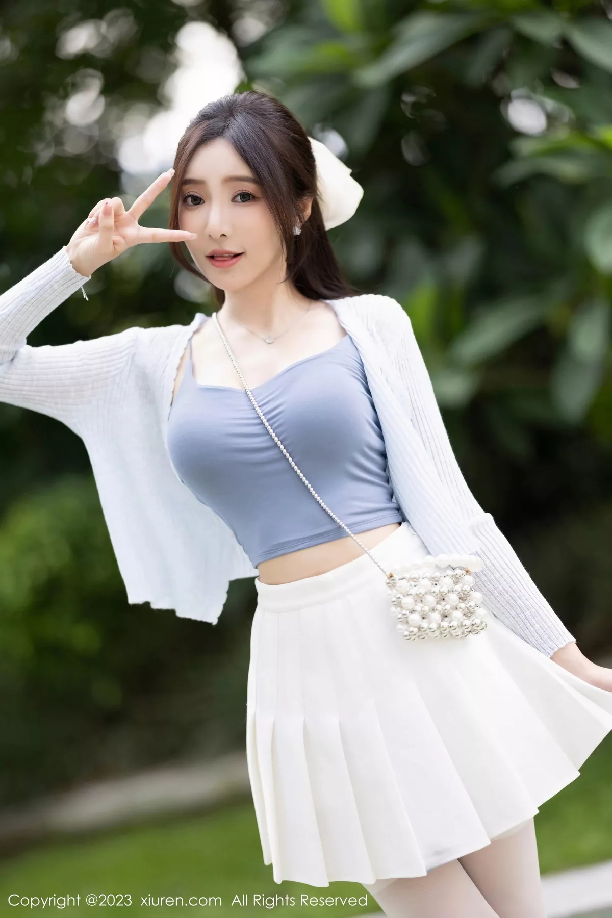 [[XiuRen秀人网]秀人网]No.7515_女神王馨瑶yanni性感浅色服饰配短裙露白丝吊袜秀美腿诱惑写真82P