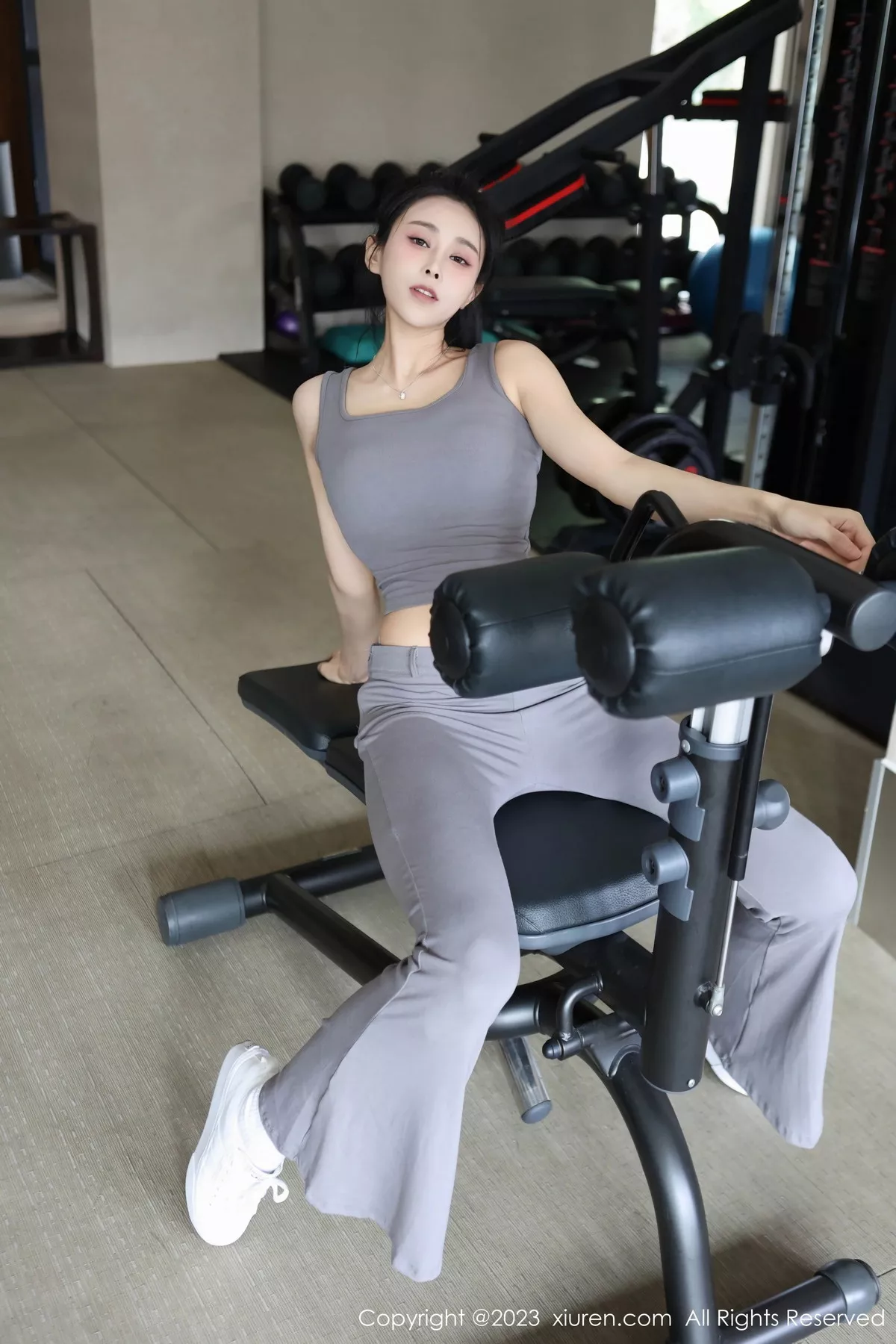 [[XiuRen秀人网]秀人网]No.7512_模特草莓mm性感灰色运动服露粉色内衣秀曼妙身姿迷人诱惑写真71P