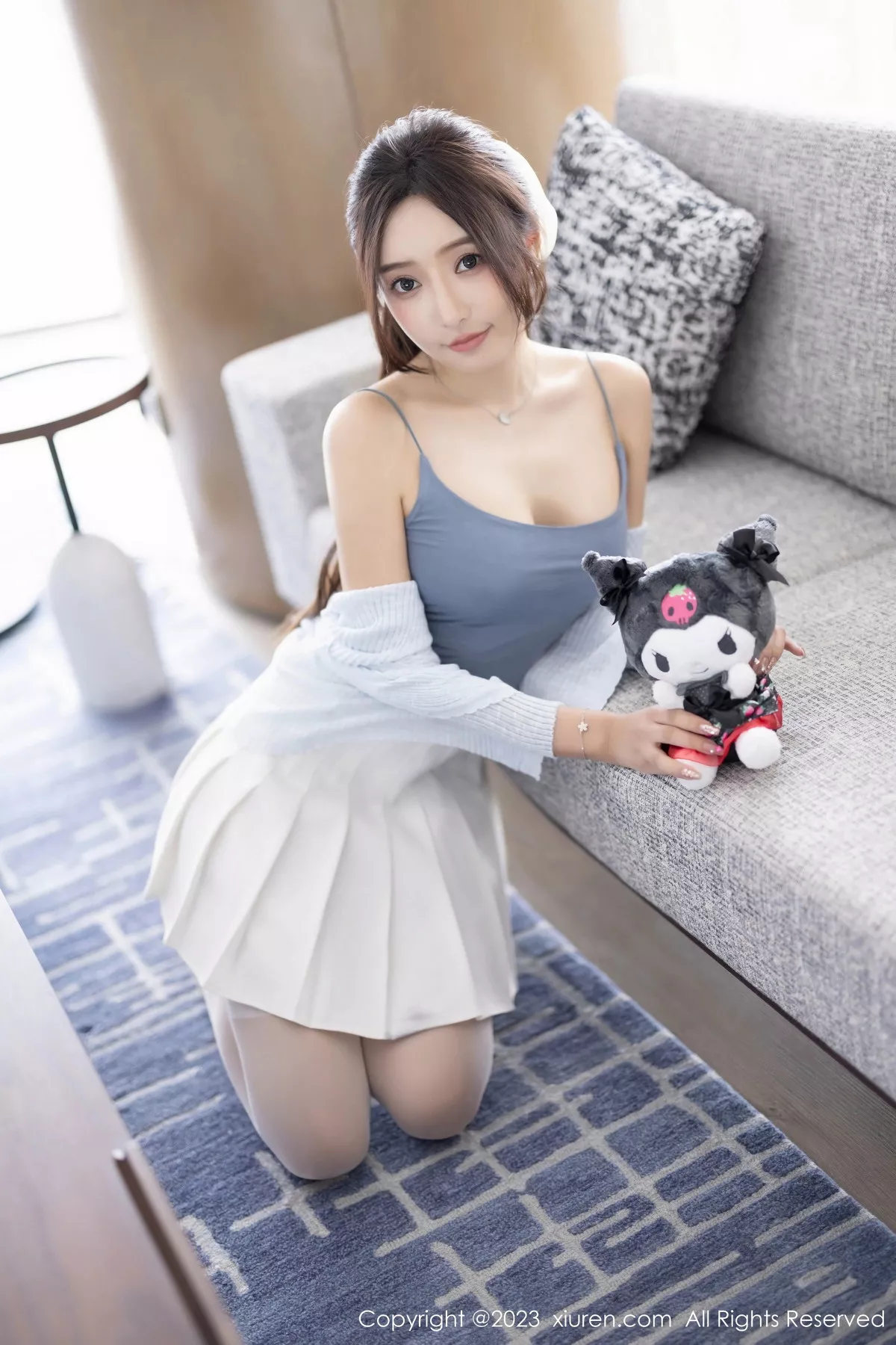 [[XiuRen秀人网]秀人网]No.7515_女神王馨瑶yanni性感浅色服饰配短裙露白丝吊袜秀美腿诱惑写真82P