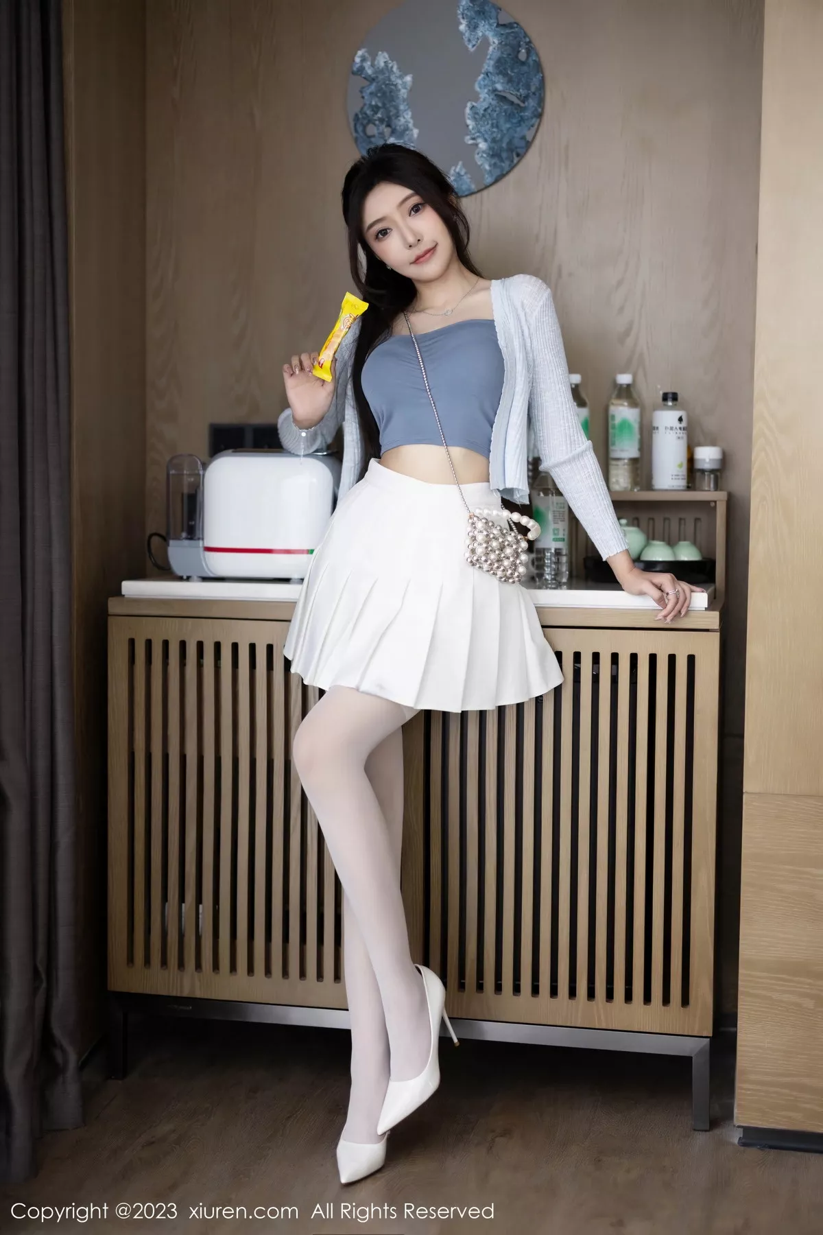 [[XiuRen秀人网]秀人网]No.7515_女神王馨瑶yanni性感浅色服饰配短裙露白丝吊袜秀美腿诱惑写真82P