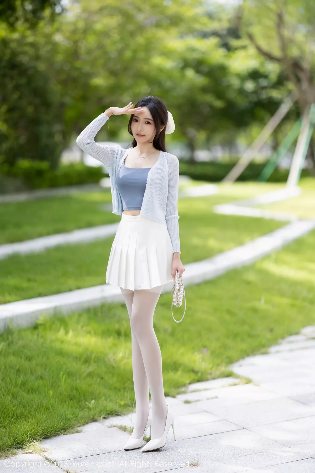 [[XiuRen秀人网]秀人网]No.7515_女神王馨瑶yanni性感浅色服饰配短裙露白丝吊袜秀美腿诱惑写真82P