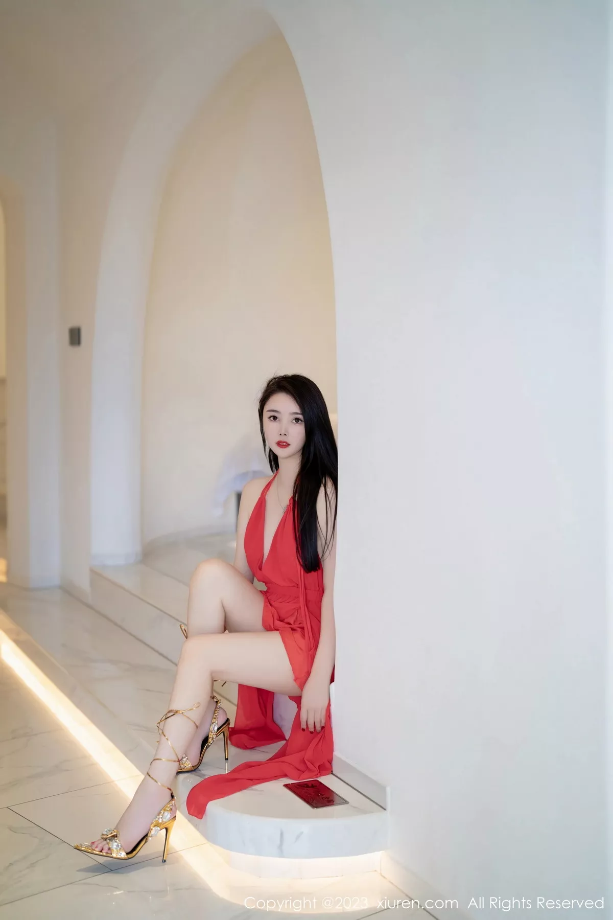 [[XiuRen秀人网]秀人网]No.7517_模特Summer宝宝红色露肩连衣长裙配肉丝袜秀曼妙身姿诱惑写真62P