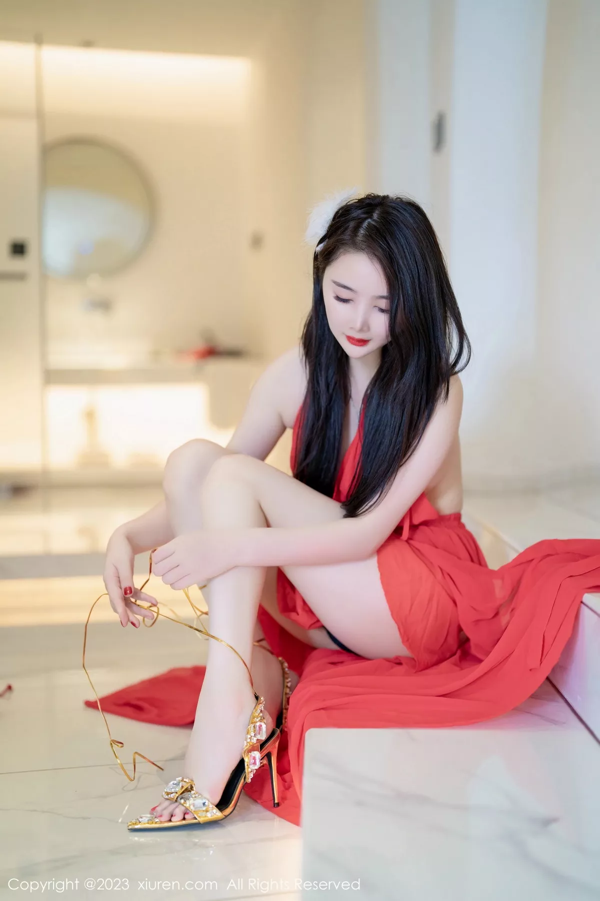 [[XiuRen秀人网]秀人网]No.7517_模特Summer宝宝红色露肩连衣长裙配肉丝袜秀曼妙身姿诱惑写真62P