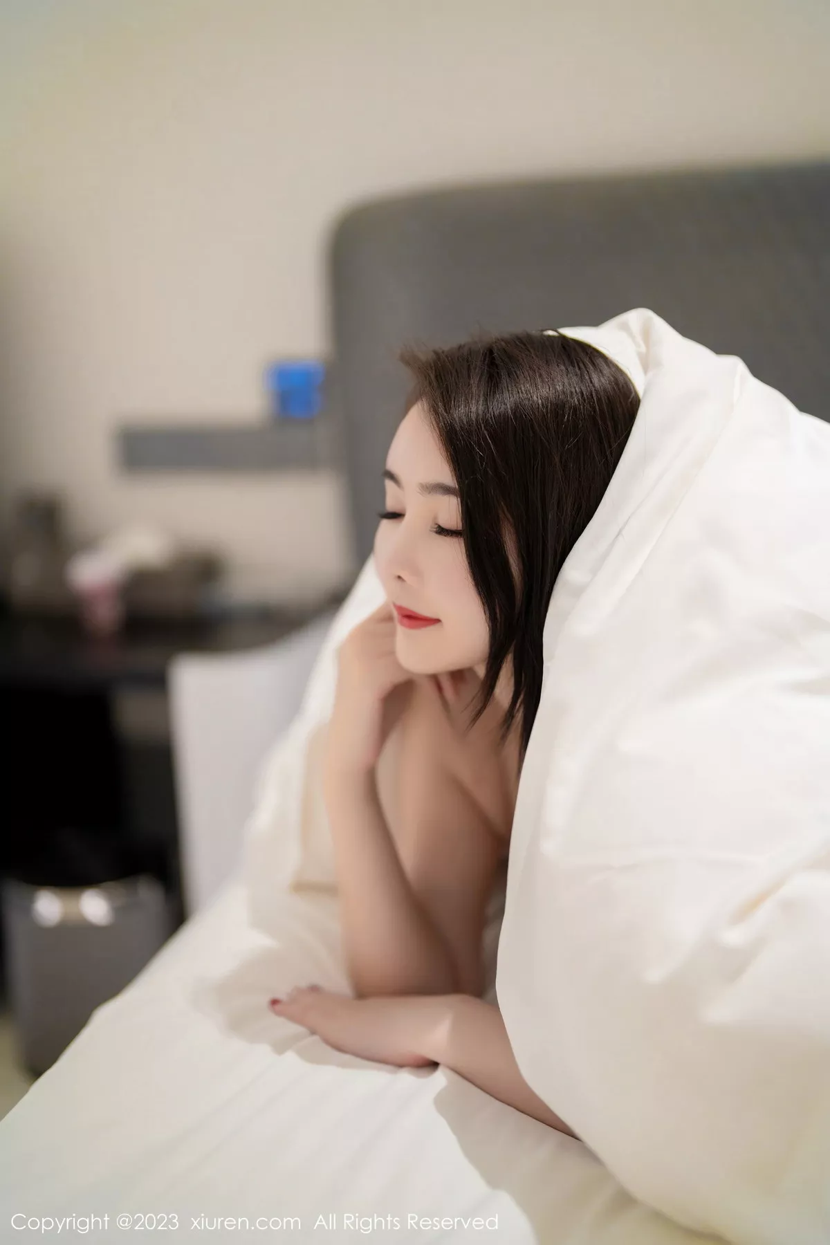 [[XiuRen秀人网]秀人网]No.7517_模特Summer宝宝红色露肩连衣长裙配肉丝袜秀曼妙身姿诱惑写真62P