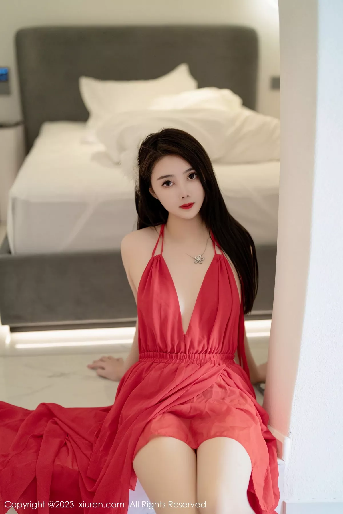 [[XiuRen秀人网]秀人网]No.7517_模特Summer宝宝红色露肩连衣长裙配肉丝袜秀曼妙身姿诱惑写真62P