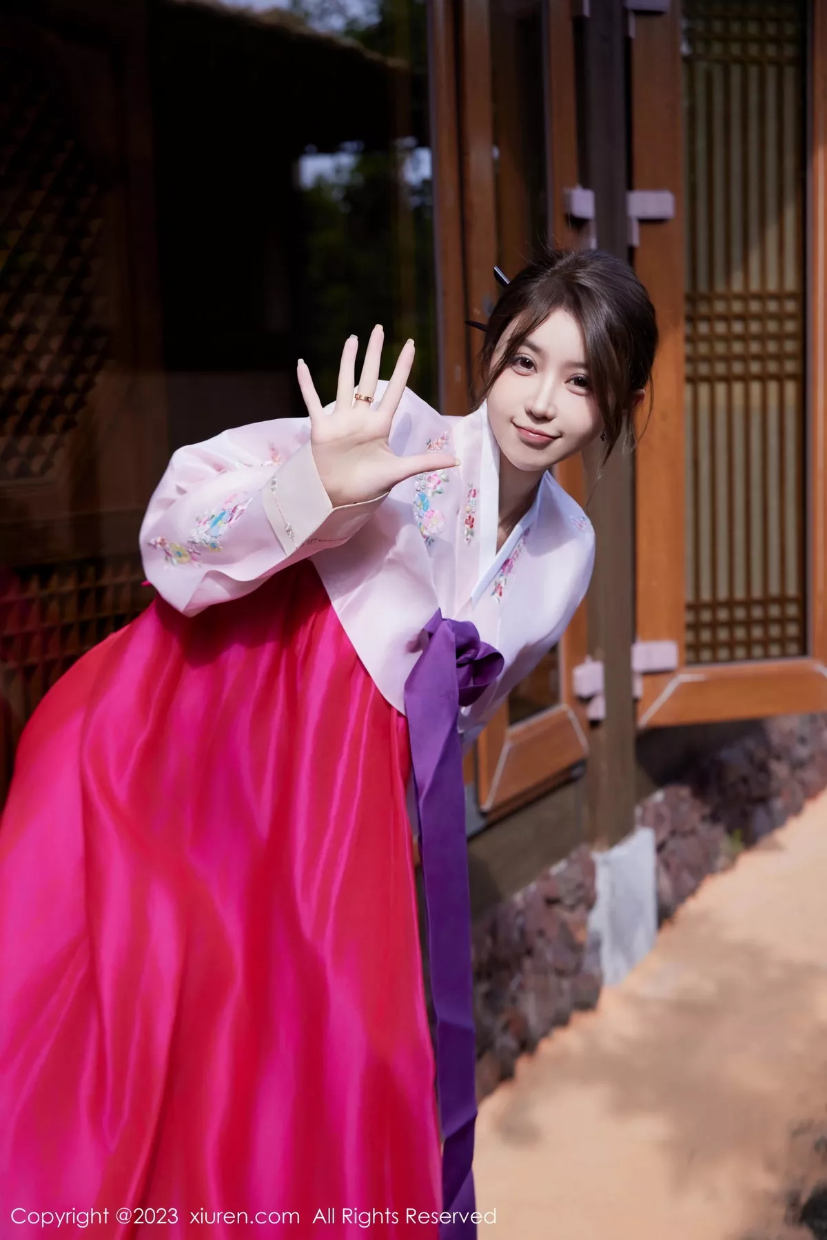 [[XiuRen秀人网]秀人网]No.7522_模特tina_甜仔性感红色大长今服饰半脱秀凹凸身材惹火诱惑写真58P