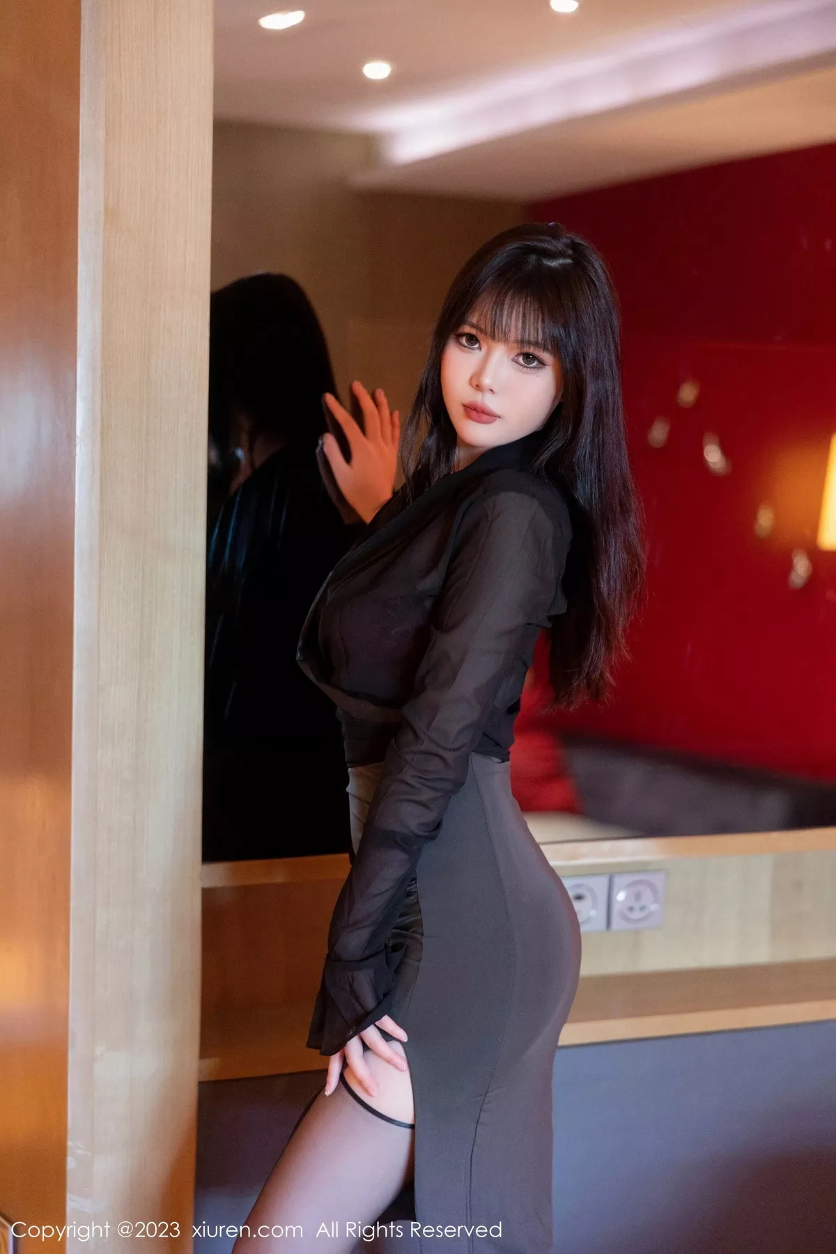 [[XiuRen秀人网]秀人网]No.7523_模特Arude薇薇性感红色蕾丝情趣内衣配黑丝吊袜极致魅惑写真83P