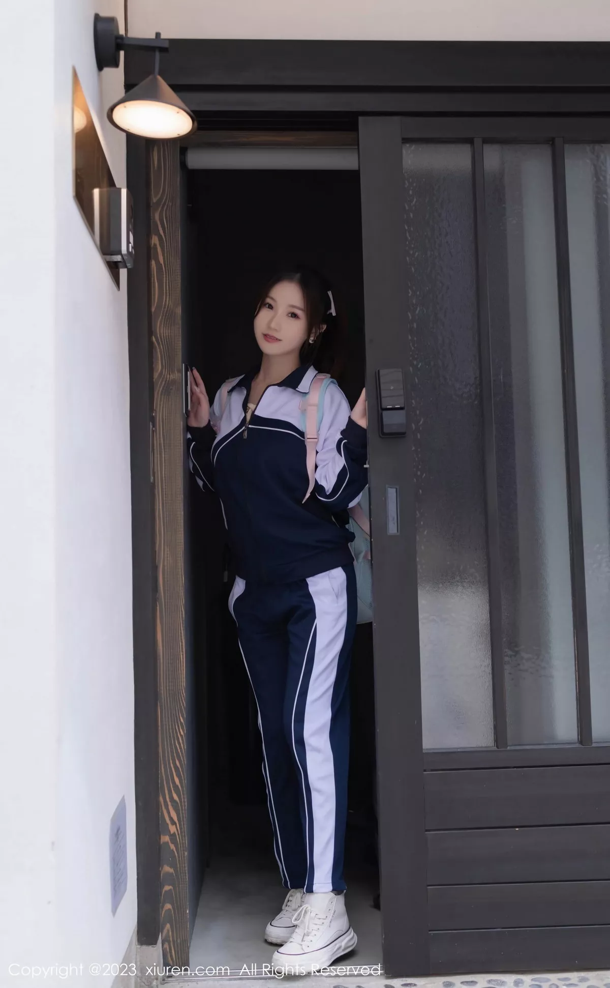 [[XiuRen秀人网]秀人网]No.7528_模特杏子Yada脱普蓝色学妹制服露白色内衣秀曼妙身姿诱惑写真89P