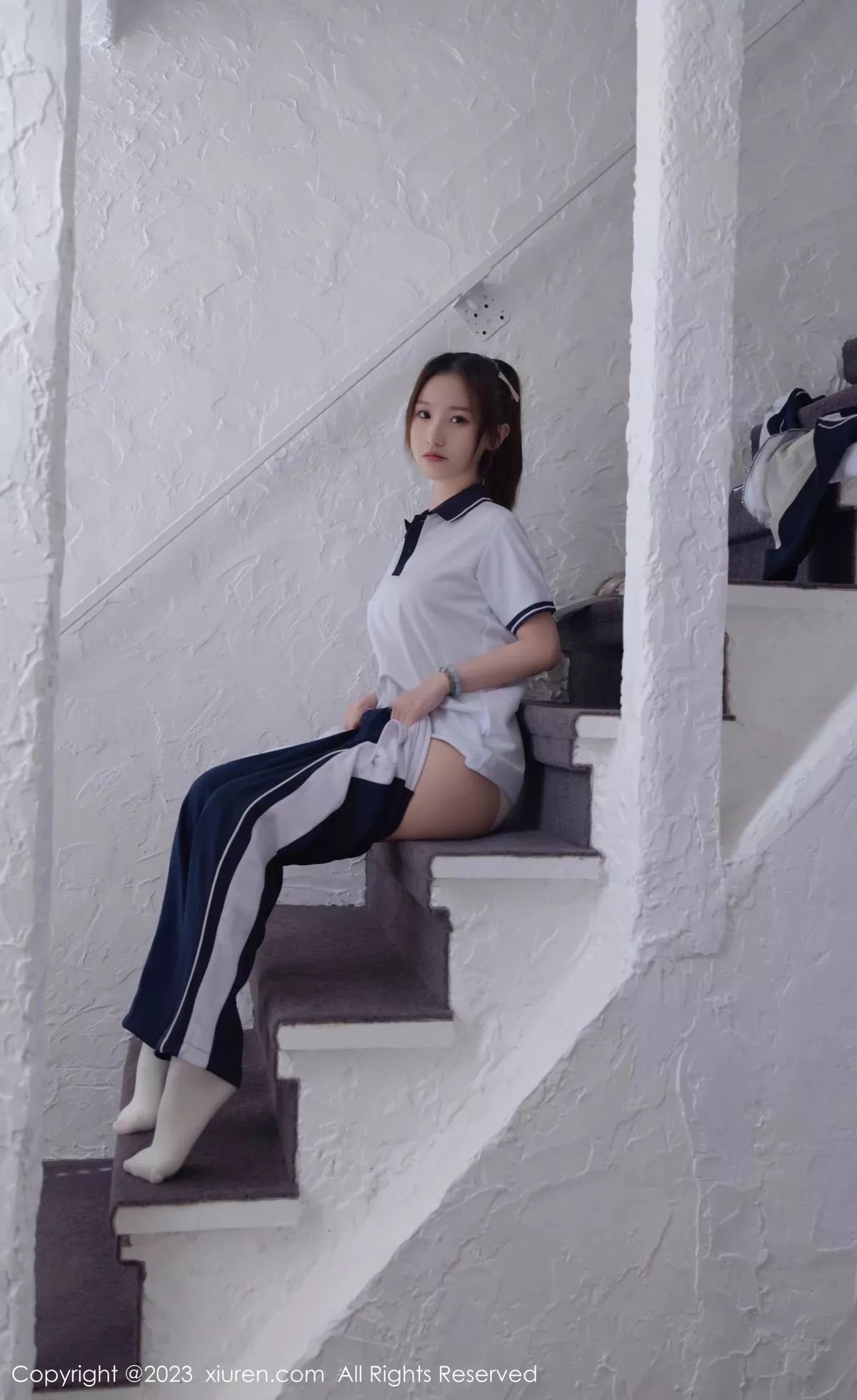 [[XiuRen秀人网]秀人网]No.7528_模特杏子Yada脱普蓝色学妹制服露白色内衣秀曼妙身姿诱惑写真89P