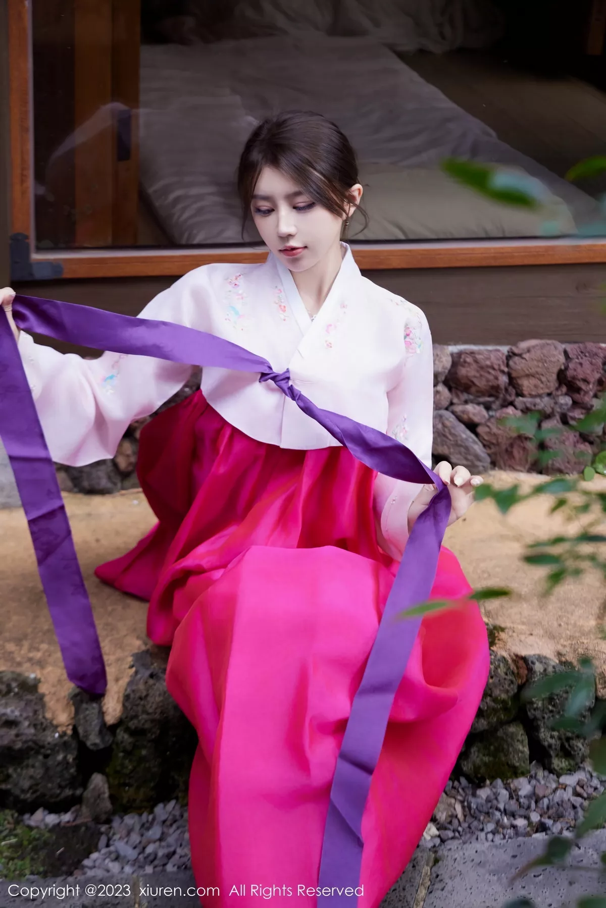 [[XiuRen秀人网]秀人网]No.7522_模特tina_甜仔性感红色大长今服饰半脱秀凹凸身材惹火诱惑写真58P