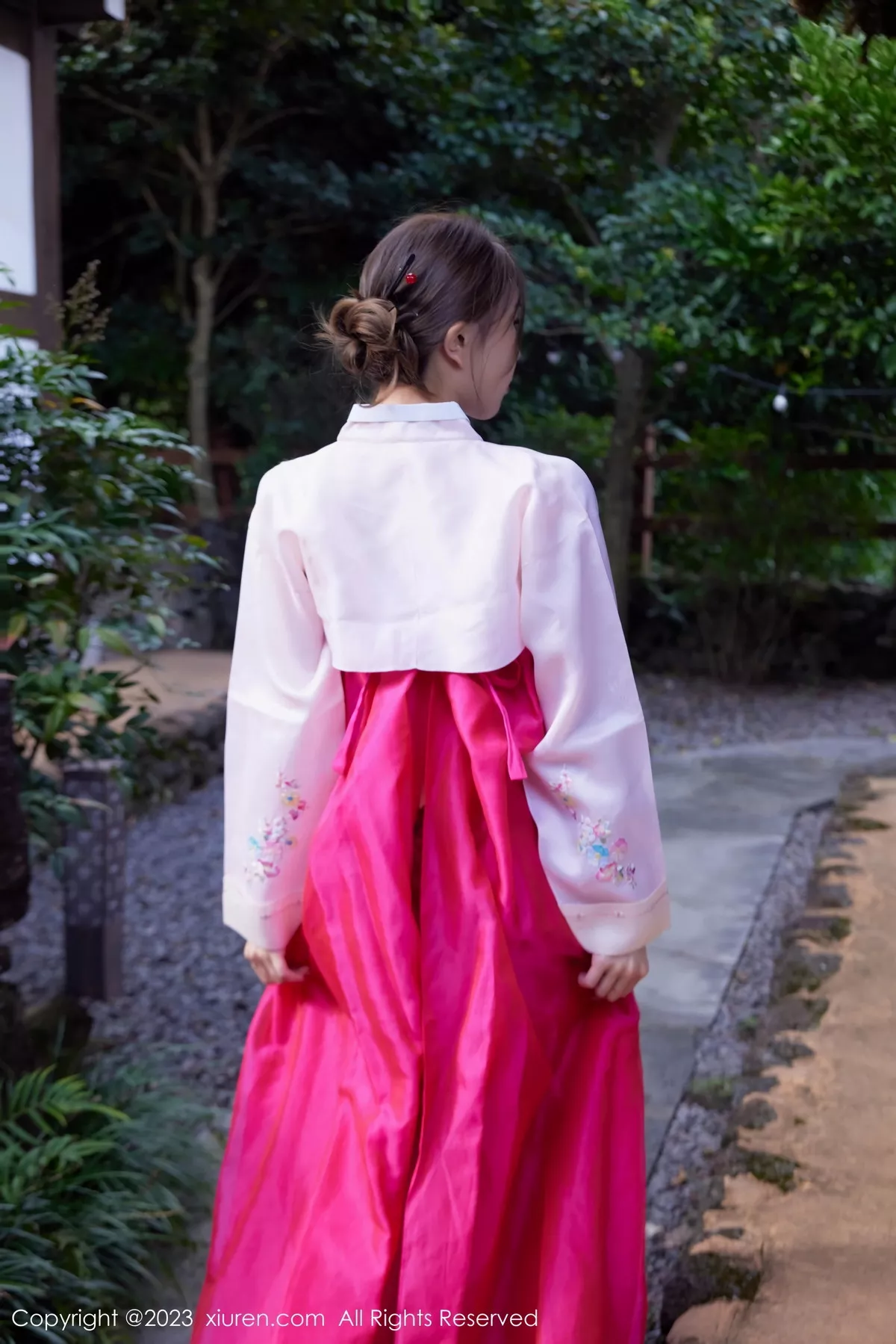 [[XiuRen秀人网]秀人网]No.7522_模特tina_甜仔性感红色大长今服饰半脱秀凹凸身材惹火诱惑写真58P