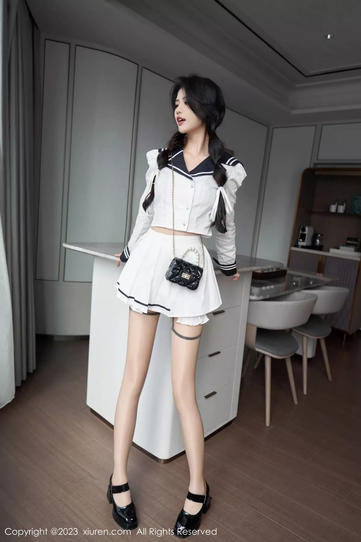 [[XiuRen秀人网]秀人网]No.7526_模特浅浅Danny性感紫色蕾丝内衣配原色丝袜秀曼妙身姿诱惑写真92P