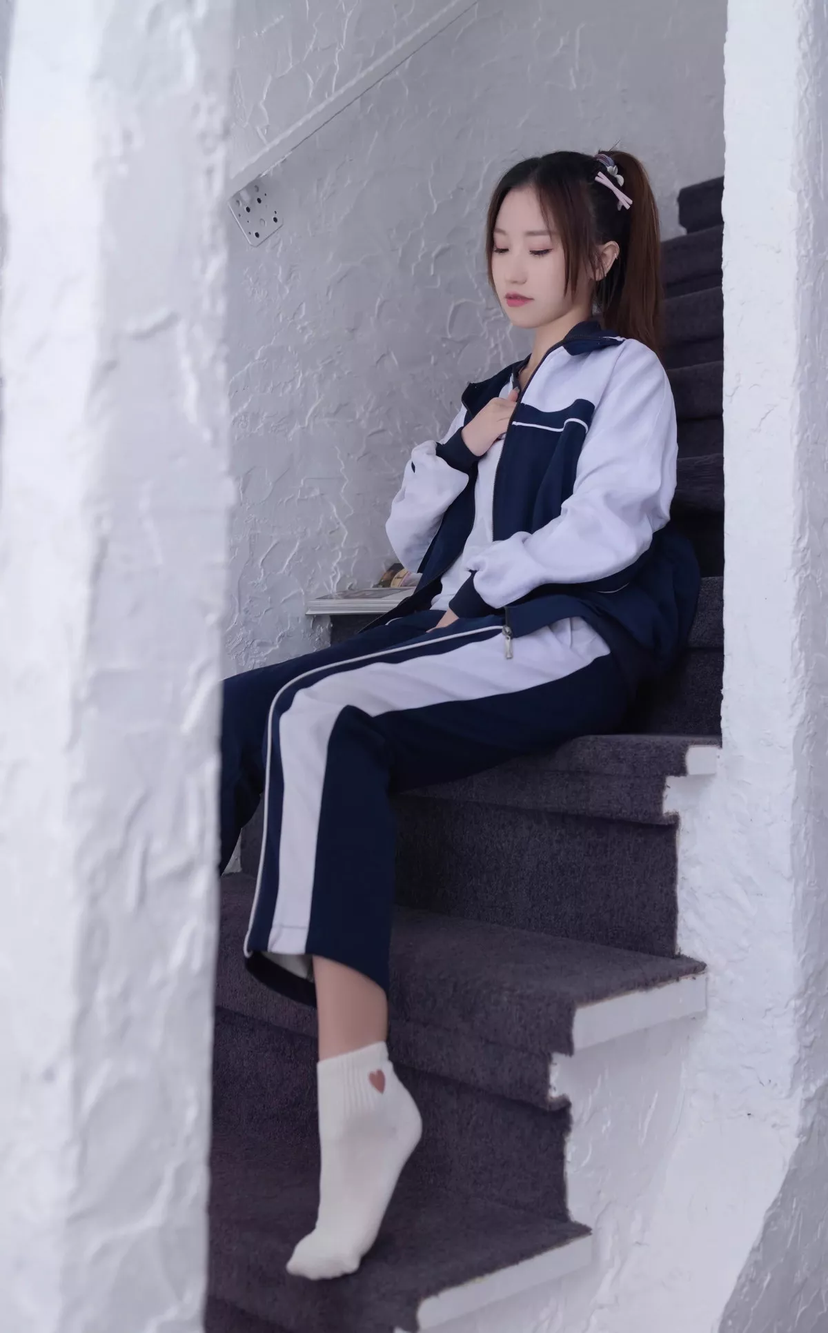 [[XiuRen秀人网]秀人网]No.7528_模特杏子Yada脱普蓝色学妹制服露白色内衣秀曼妙身姿诱惑写真89P