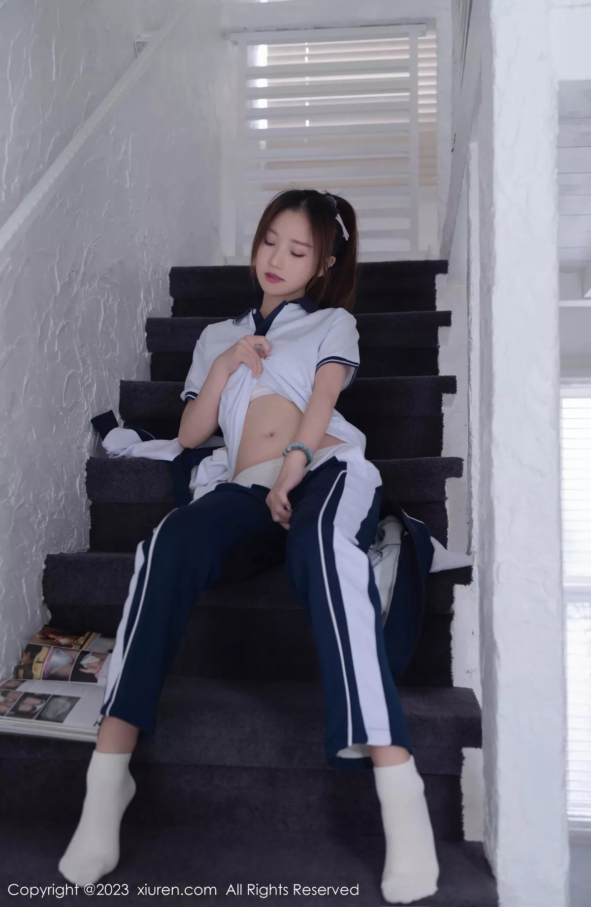 [[XiuRen秀人网]秀人网]No.7528_模特杏子Yada脱普蓝色学妹制服露白色内衣秀曼妙身姿诱惑写真89P