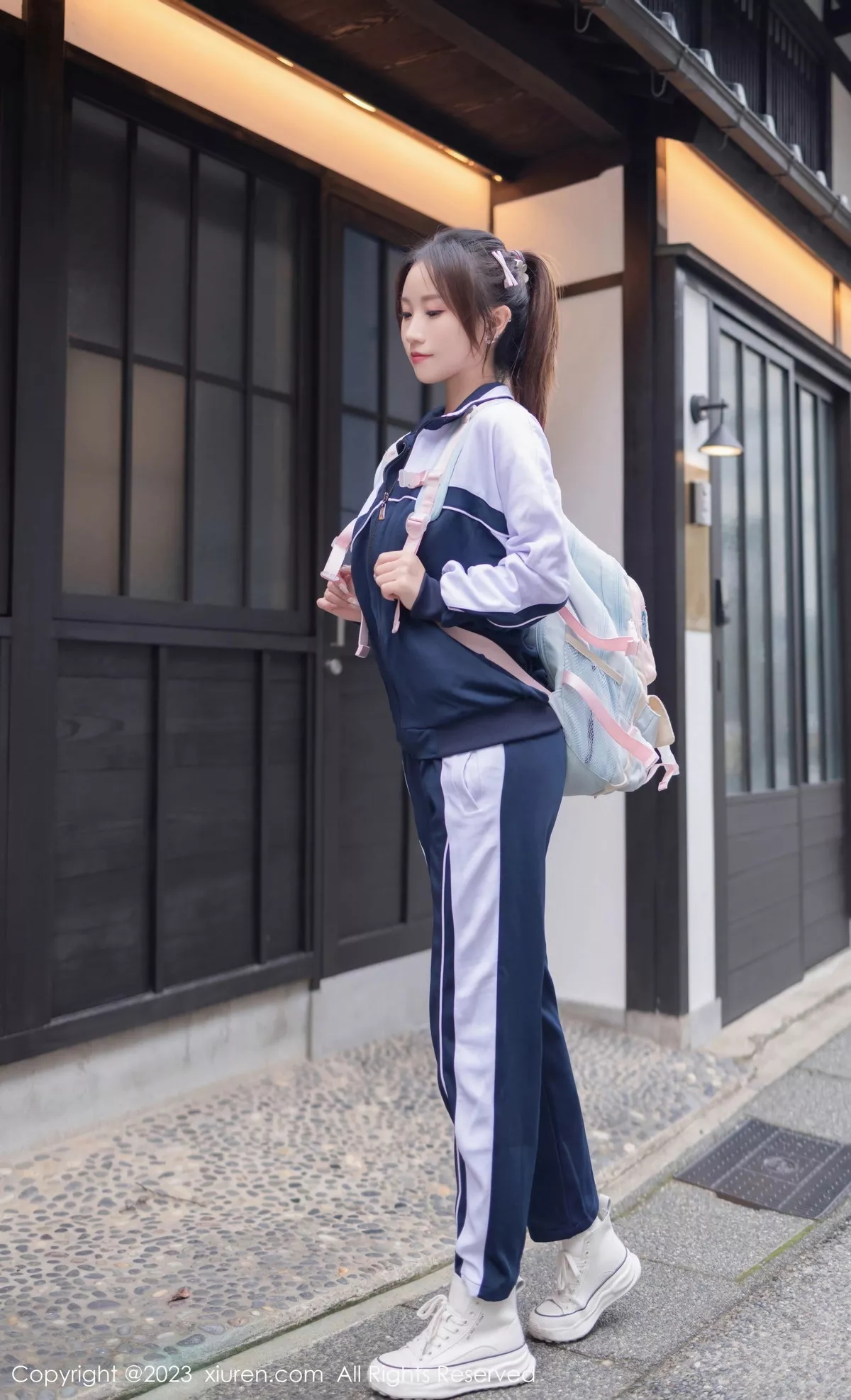 [[XiuRen秀人网]秀人网]No.7528_模特杏子Yada脱普蓝色学妹制服露白色内衣秀曼妙身姿诱惑写真89P