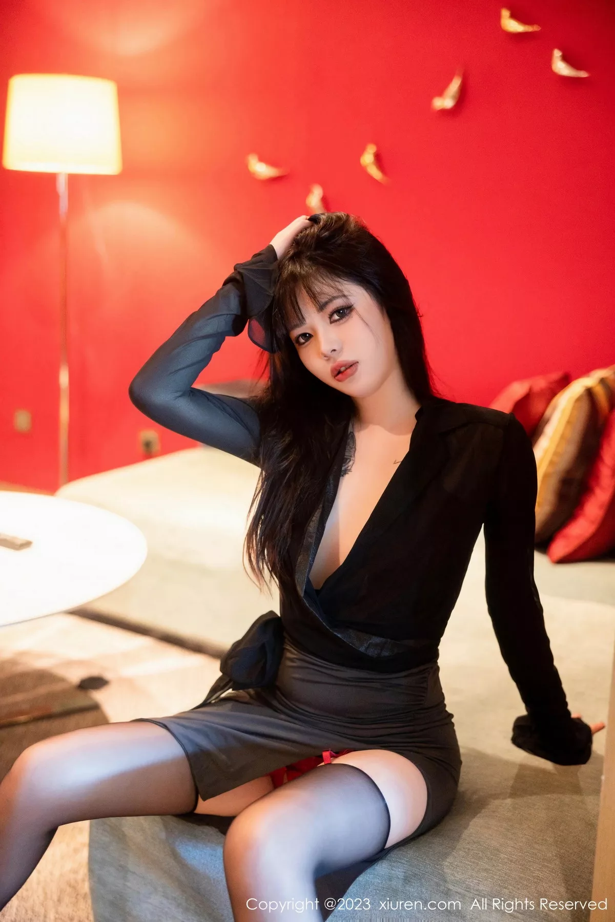 [[XiuRen秀人网]秀人网]No.7523_模特Arude薇薇性感红色蕾丝情趣内衣配黑丝吊袜极致魅惑写真83P