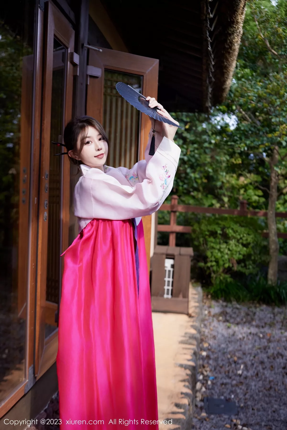 [[XiuRen秀人网]秀人网]No.7522_模特tina_甜仔性感红色大长今服饰半脱秀凹凸身材惹火诱惑写真58P