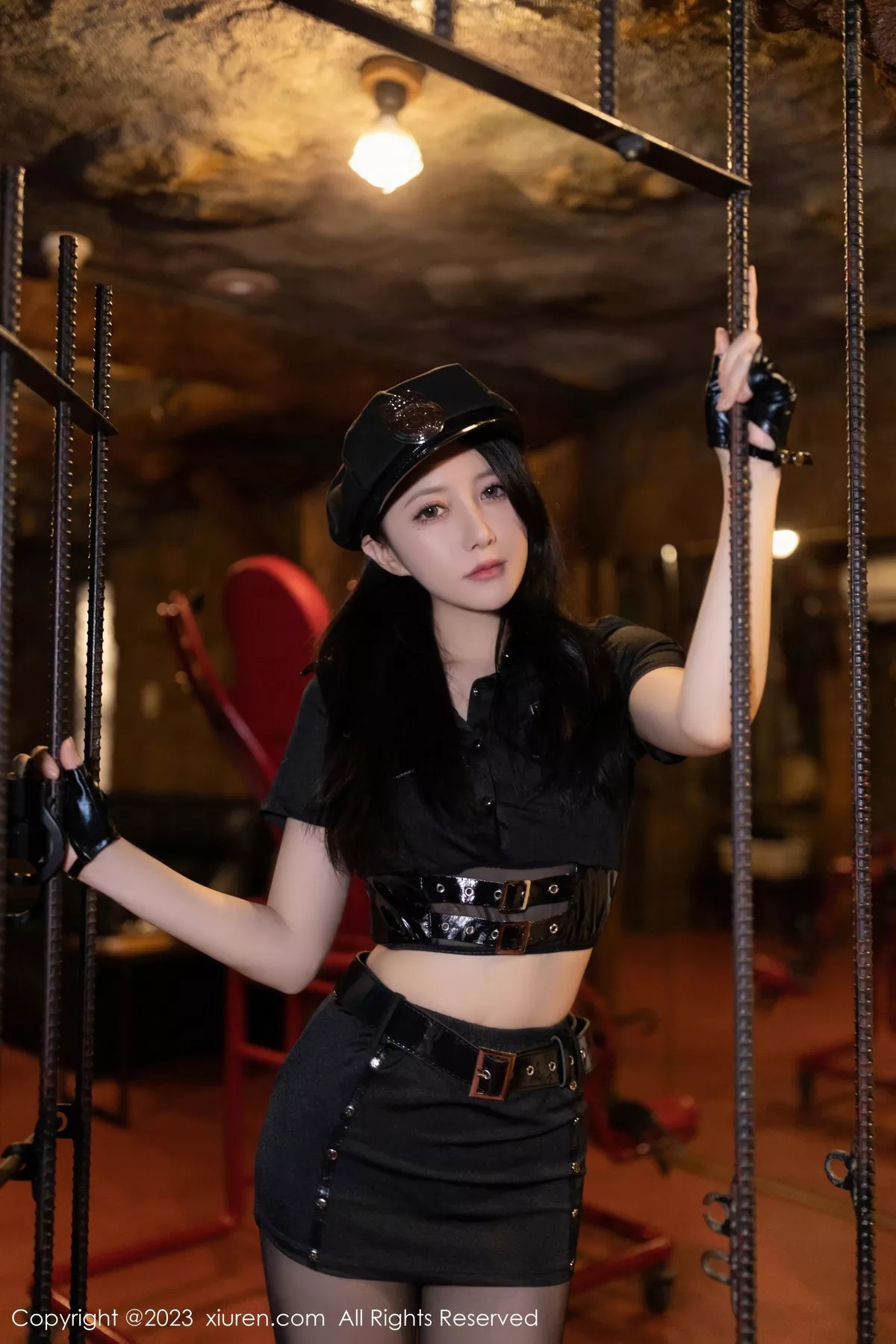 [[XiuRen秀人网]秀人网]No.7576_模特鱼子酱Fish性感黑色服饰配超薄破烂黑丝秀曼妙身姿诱惑写真84P