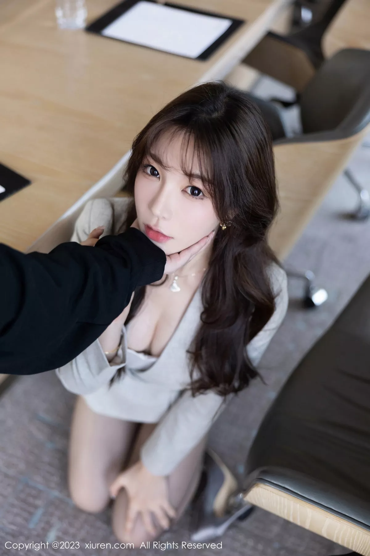 [[XiuRen秀人网]秀人网]No.7577_女神徐莉芝Booty性感职员Ol短裙露超薄黑丝秀曼妙身姿诱惑写真102P