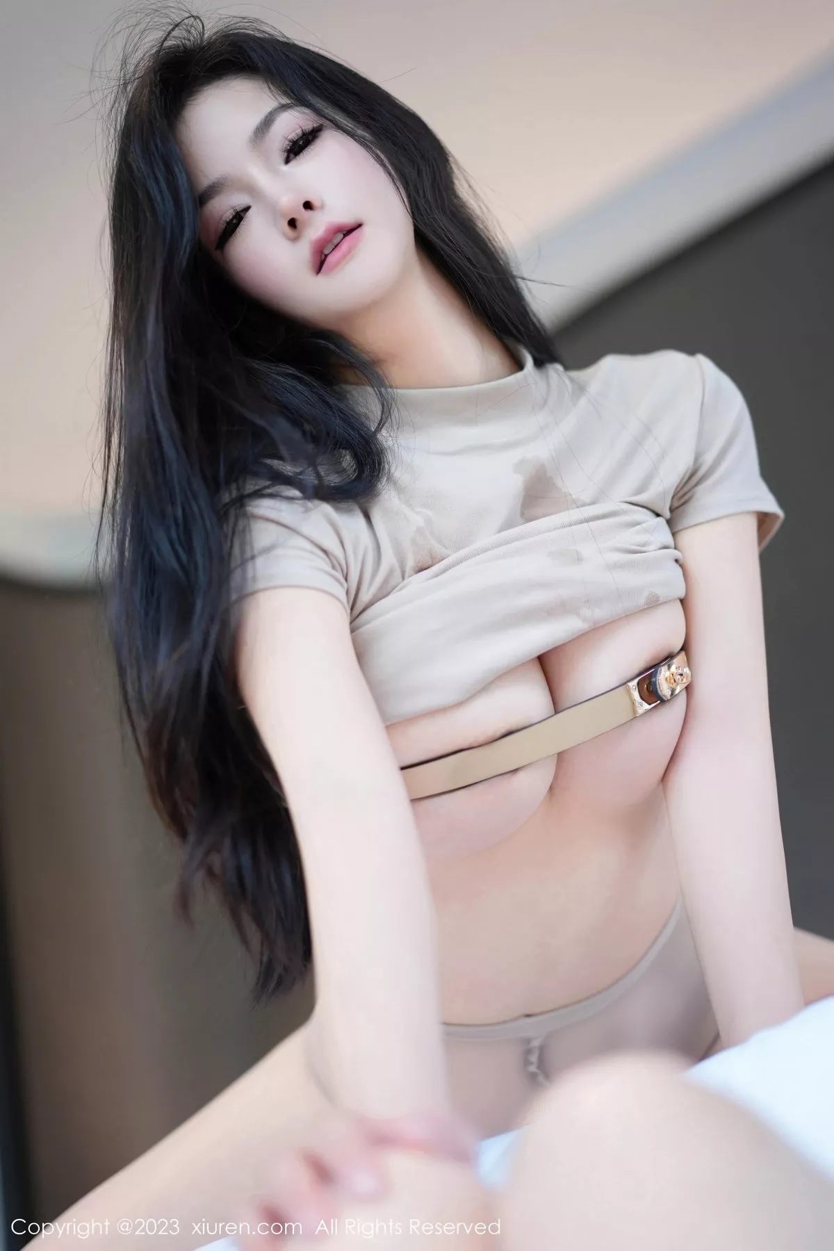 [[XiuRen秀人网]秀人网]No.7572_模特谭小灵性感杏色连衣短裙配超薄无内肉丝秀惹火身材诱惑写真81P