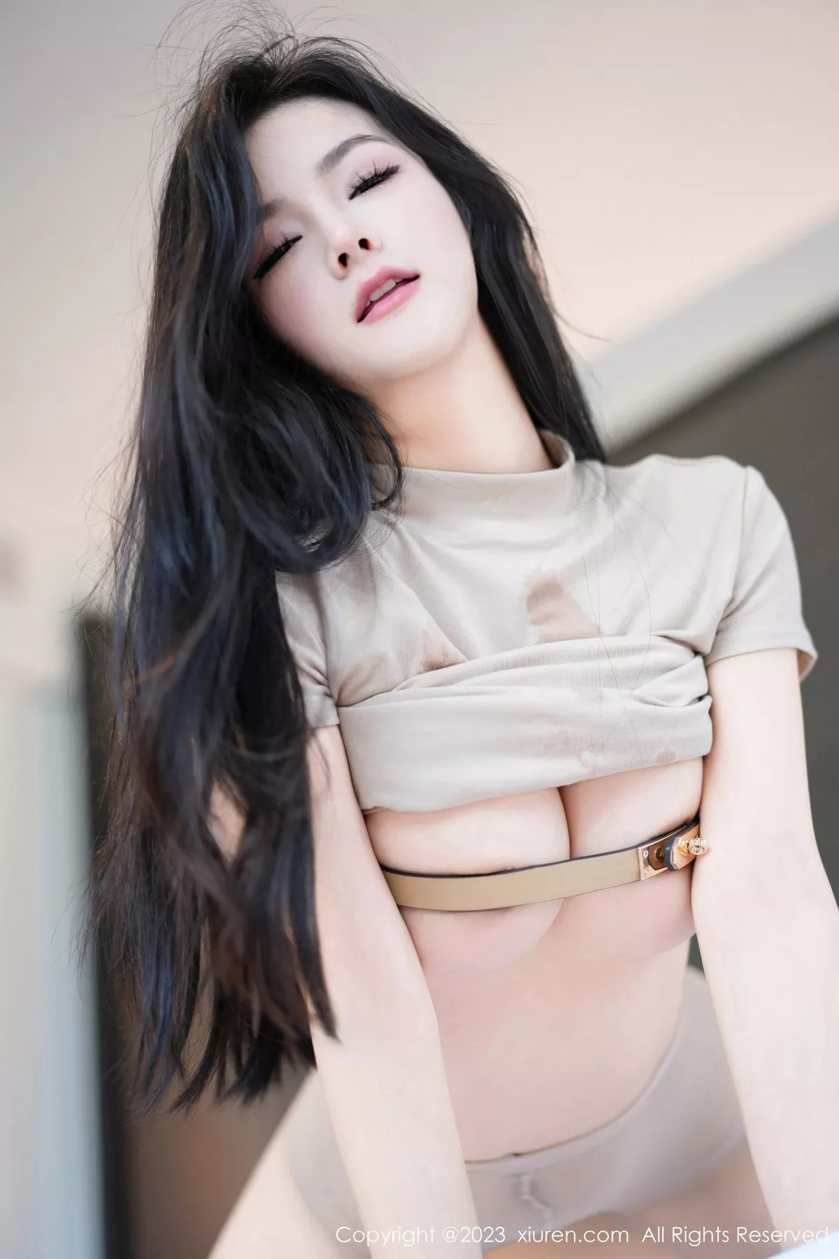 [[XiuRen秀人网]秀人网]No.7572_模特谭小灵性感杏色连衣短裙配超薄无内肉丝秀惹火身材诱惑写真81P