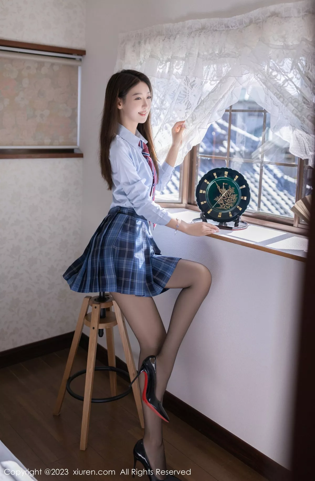 [[XiuRen秀人网]秀人网]No.7585_模特唐安琪性感白T配格子裙露紫色蕾丝内衣秀完美身材诱惑写真78P