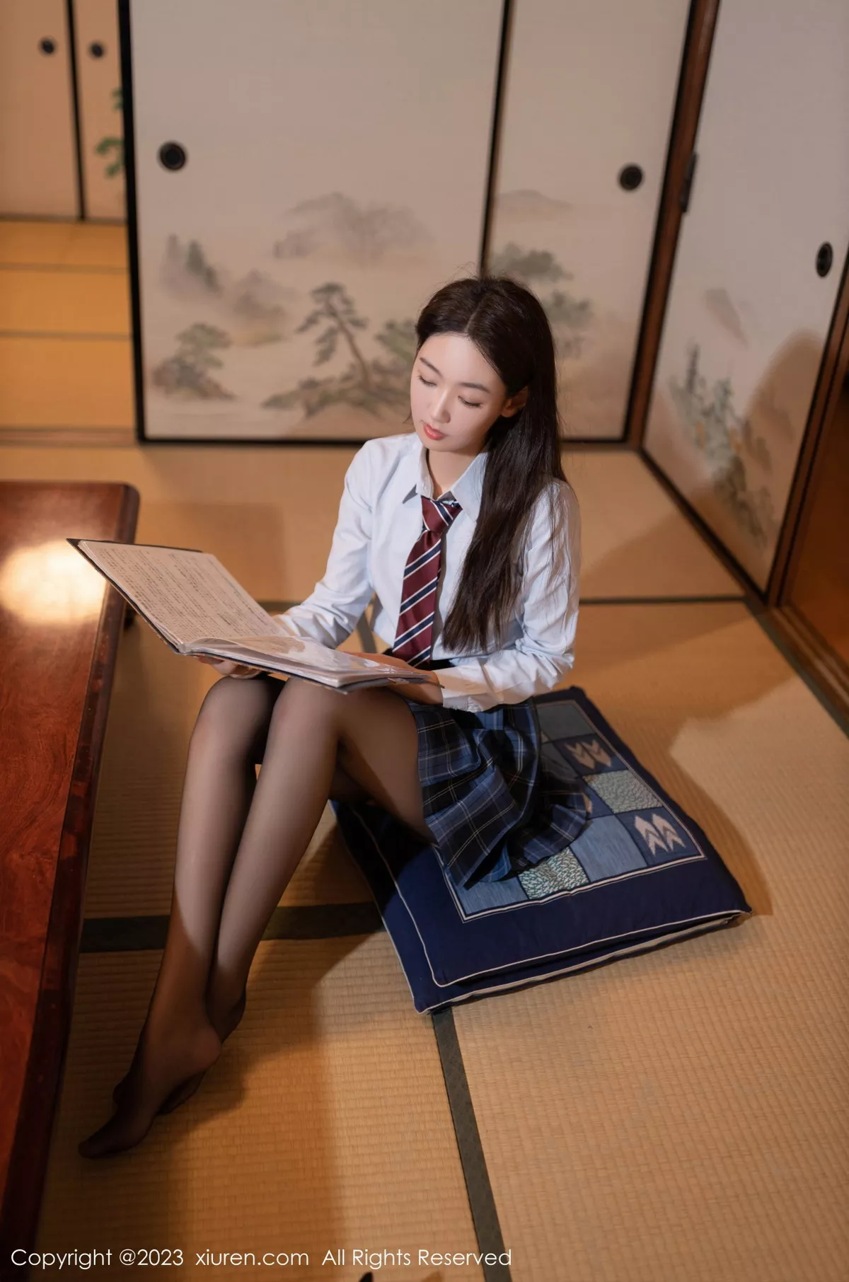 [[XiuRen秀人网]秀人网]No.7585_模特唐安琪性感白T配格子裙露紫色蕾丝内衣秀完美身材诱惑写真78P