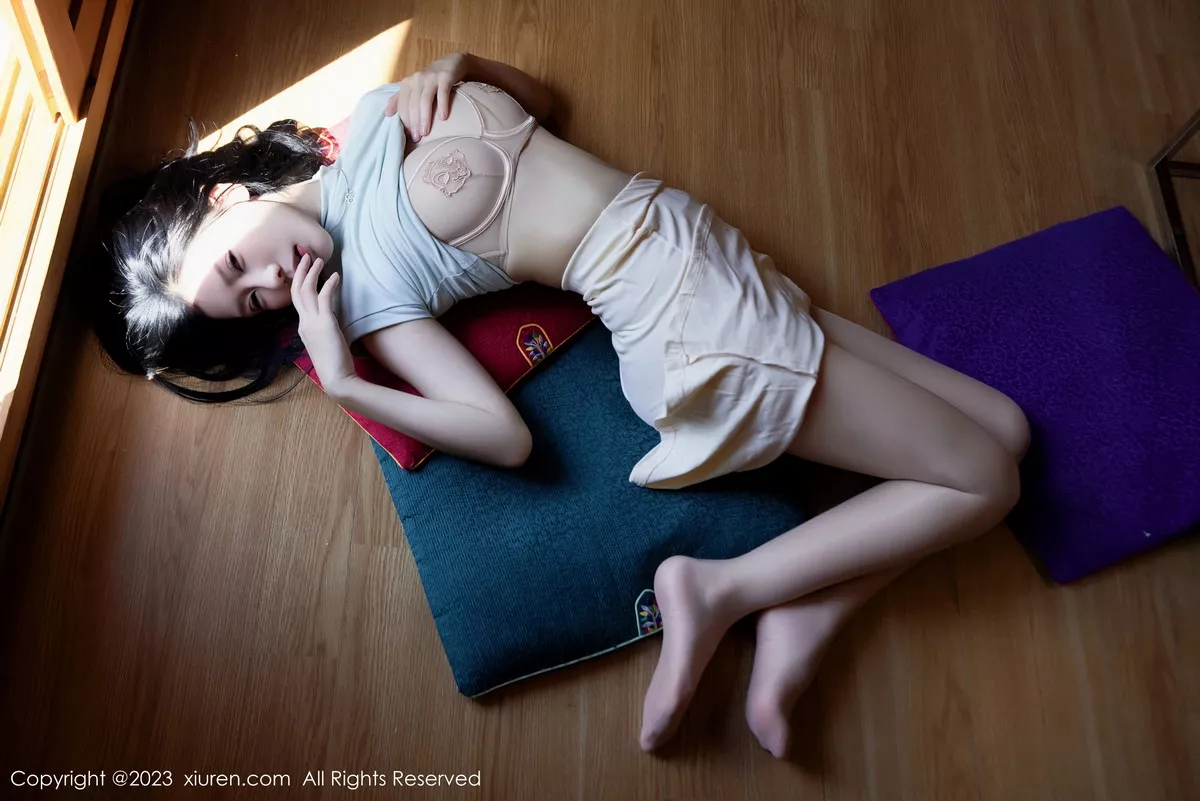 [[XiuRen秀人网]秀人网]No.7531_模特尹甜甜淡蓝色上衣配白色长裙露性感浅色内衣完美诱惑写真63P