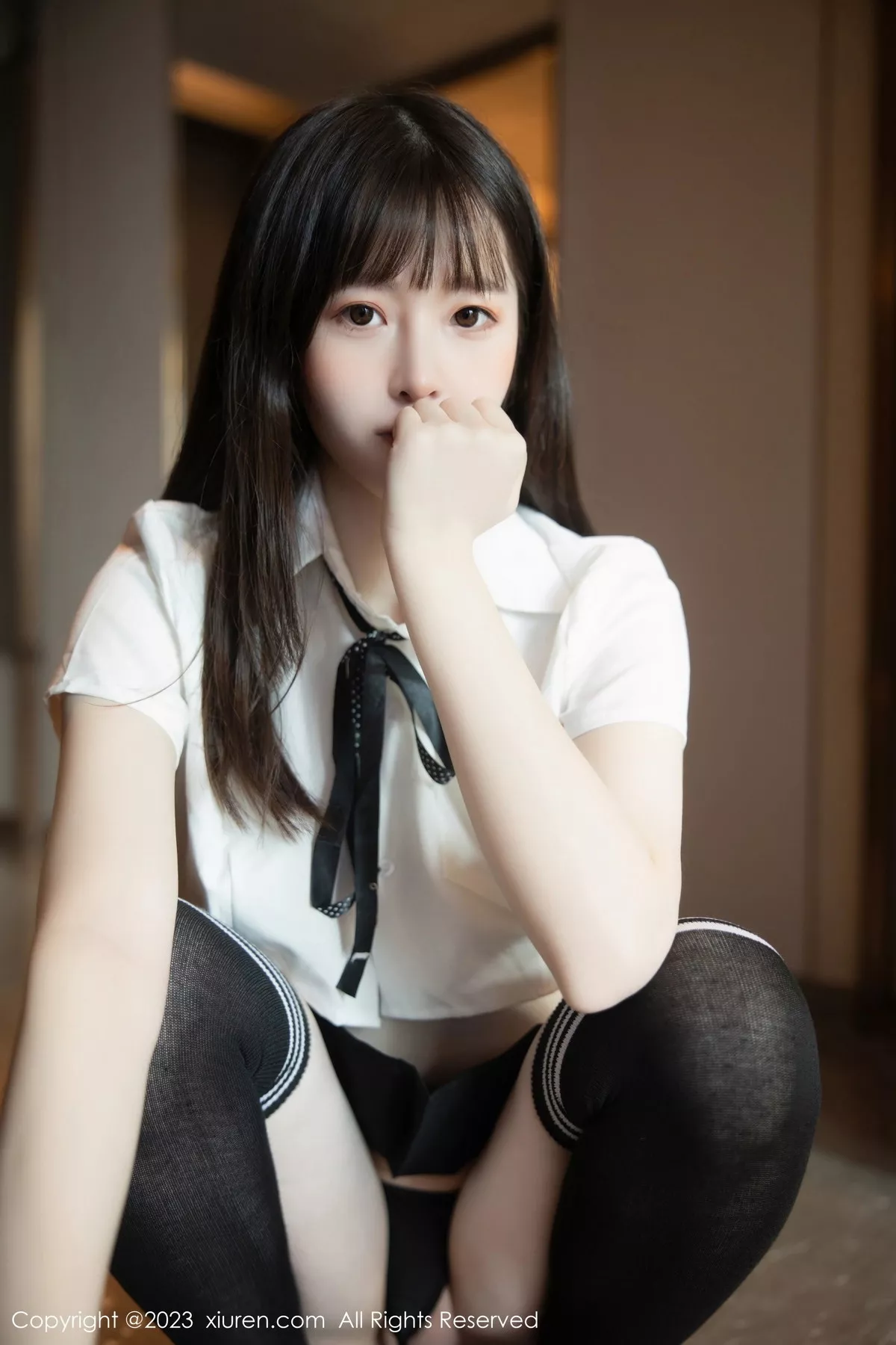 [[XiuRen秀人网]秀人网]No.7534_模特林悠悠性感短款白T配黑色短裙半撩秀翘臀美腿惹火诱惑写真81P