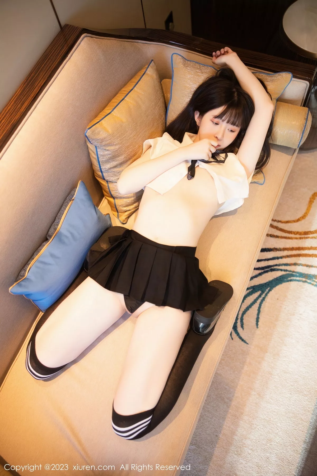 [[XiuRen秀人网]秀人网]No.7534_模特林悠悠性感短款白T配黑色短裙半撩秀翘臀美腿惹火诱惑写真81P