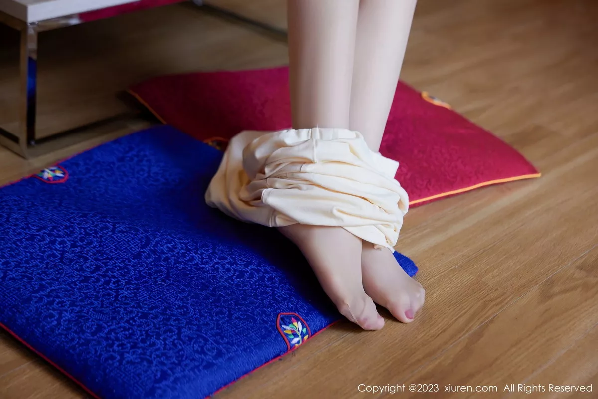 [[XiuRen秀人网]秀人网]No.7531_模特尹甜甜淡蓝色上衣配白色长裙露性感浅色内衣完美诱惑写真63P