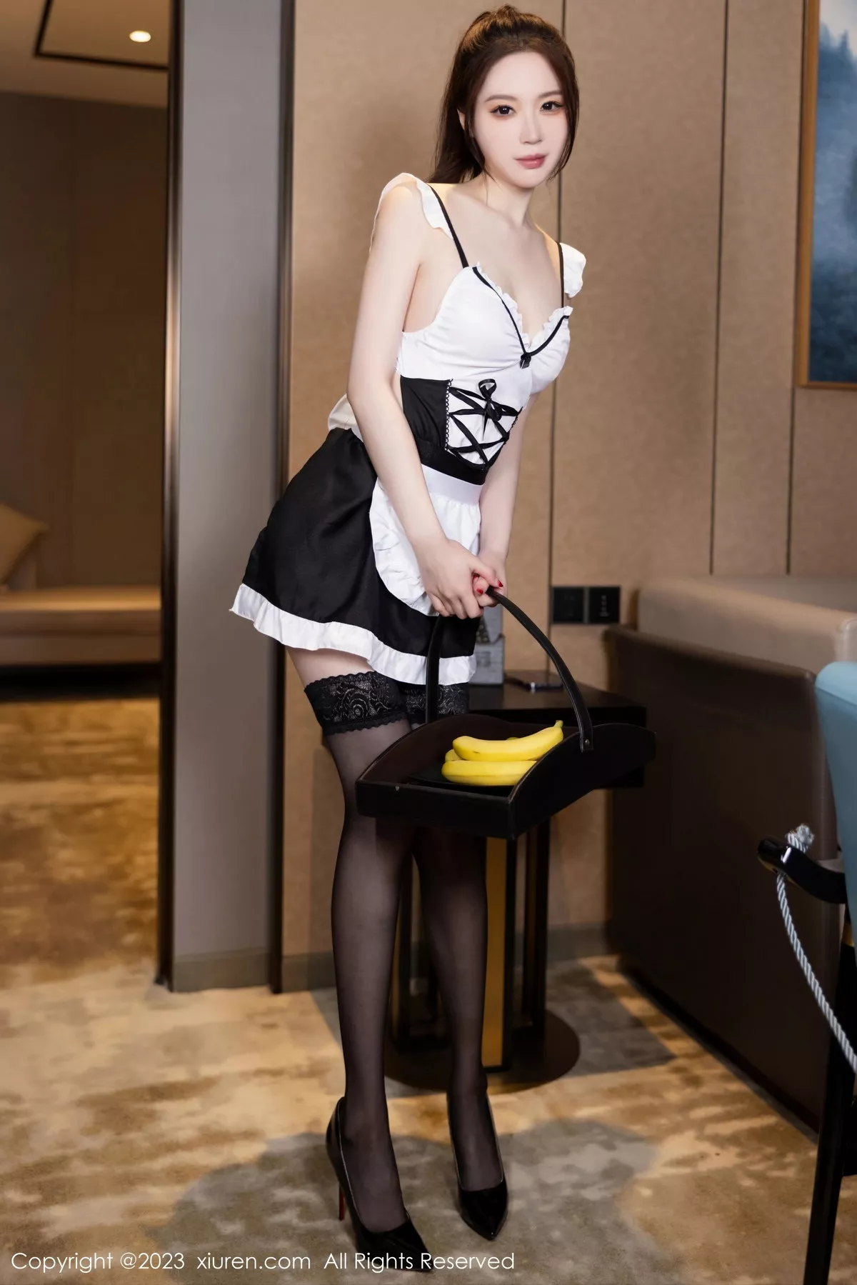 [[XiuRen秀人网]秀人网]No.7536_模特梦心玥性感黑白色女仆服饰配魅惑黑丝秀曼妙身姿诱惑写真80P