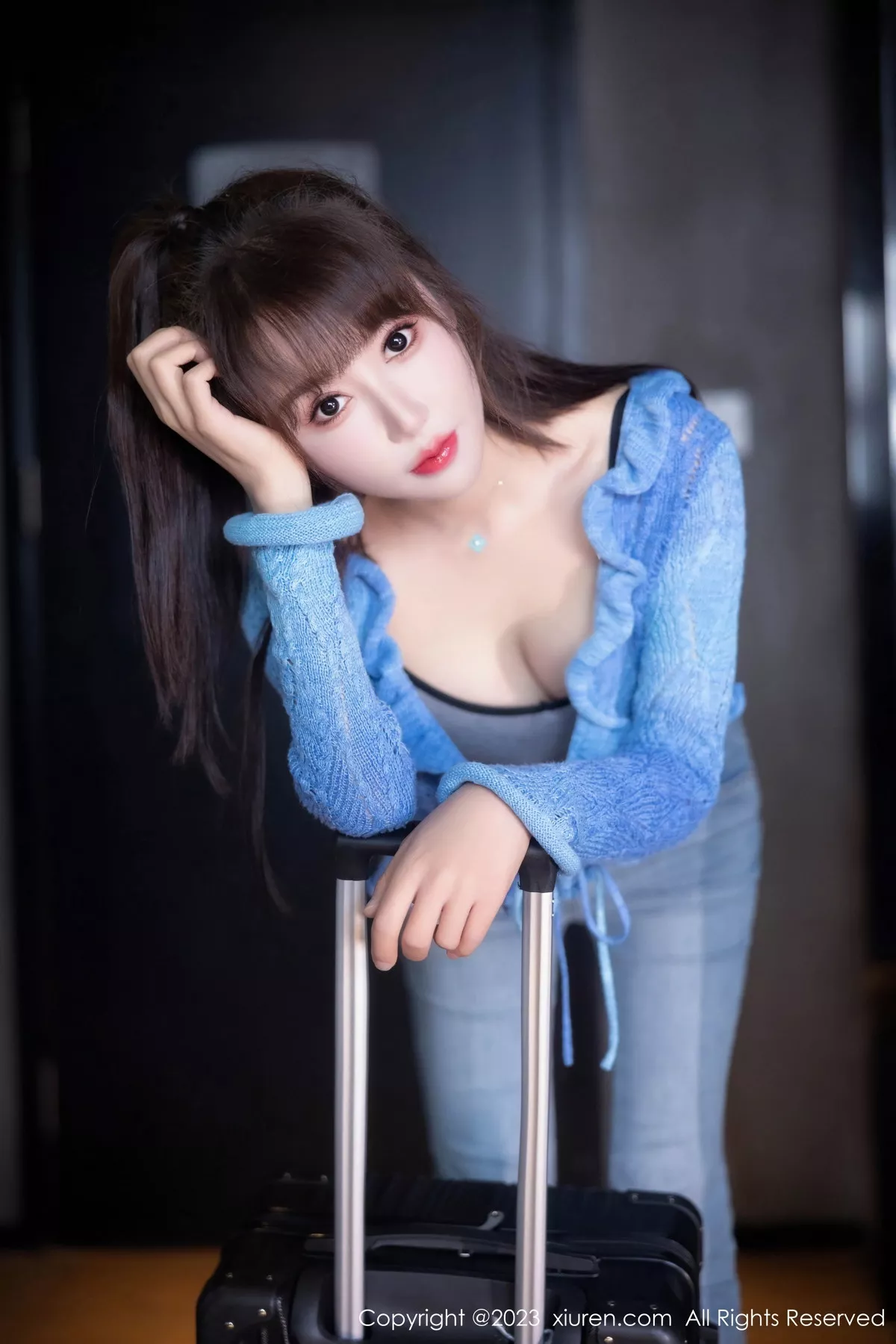 [[XiuRen秀人网]秀人网]No.7540_模特白笑笑性感蓝色衣露灰色内衣配牛仔裤秀曼妙身姿诱惑写真80P