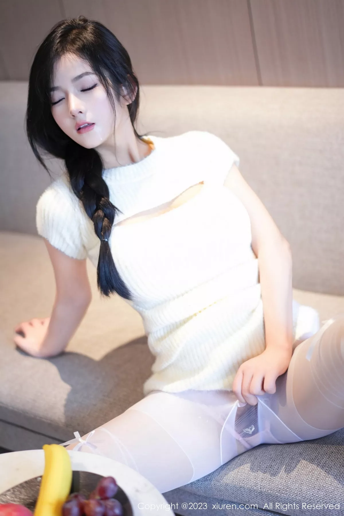 [[XiuRen秀人网]秀人网]No.7542_模特小逗逗性感黑色OL装露蓝灰色蕾丝内衣配超薄黑丝诱惑写真78P