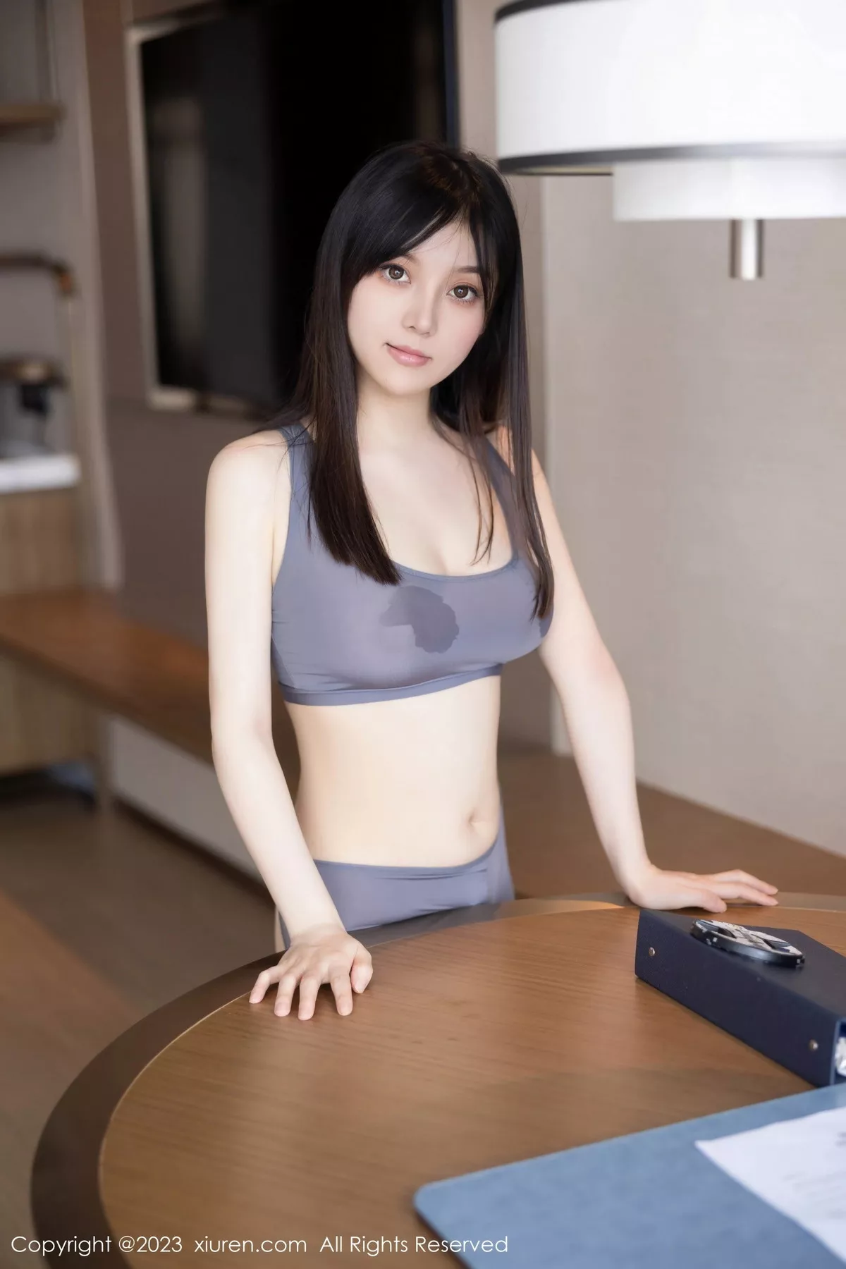 [[XiuRen秀人网]秀人网]No.7543_模特豆瓣酱健身房性感灰色运动瑜伽服紧身秀丰满身材诱惑写真82P