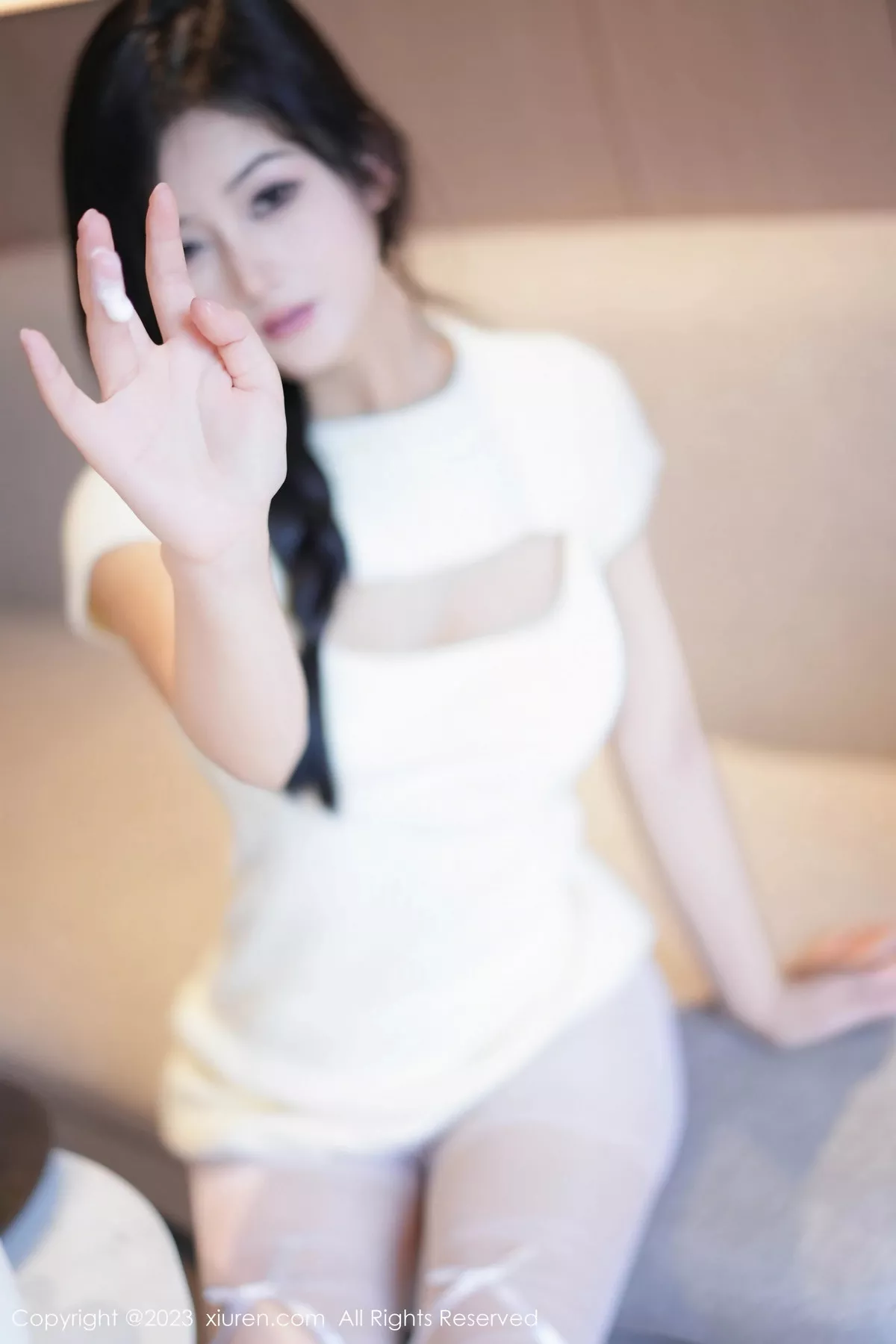 [[XiuRen秀人网]秀人网]No.7542_模特小逗逗性感黑色OL装露蓝灰色蕾丝内衣配超薄黑丝诱惑写真78P