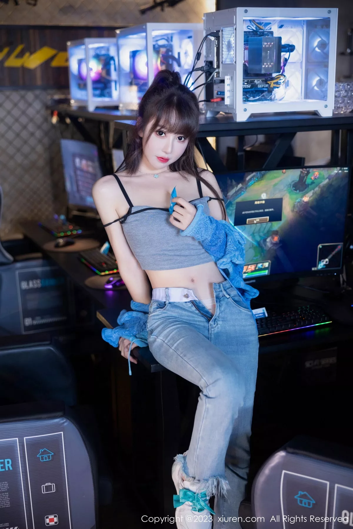 [[XiuRen秀人网]秀人网]No.7540_模特白笑笑性感蓝色衣露灰色内衣配牛仔裤秀曼妙身姿诱惑写真80P