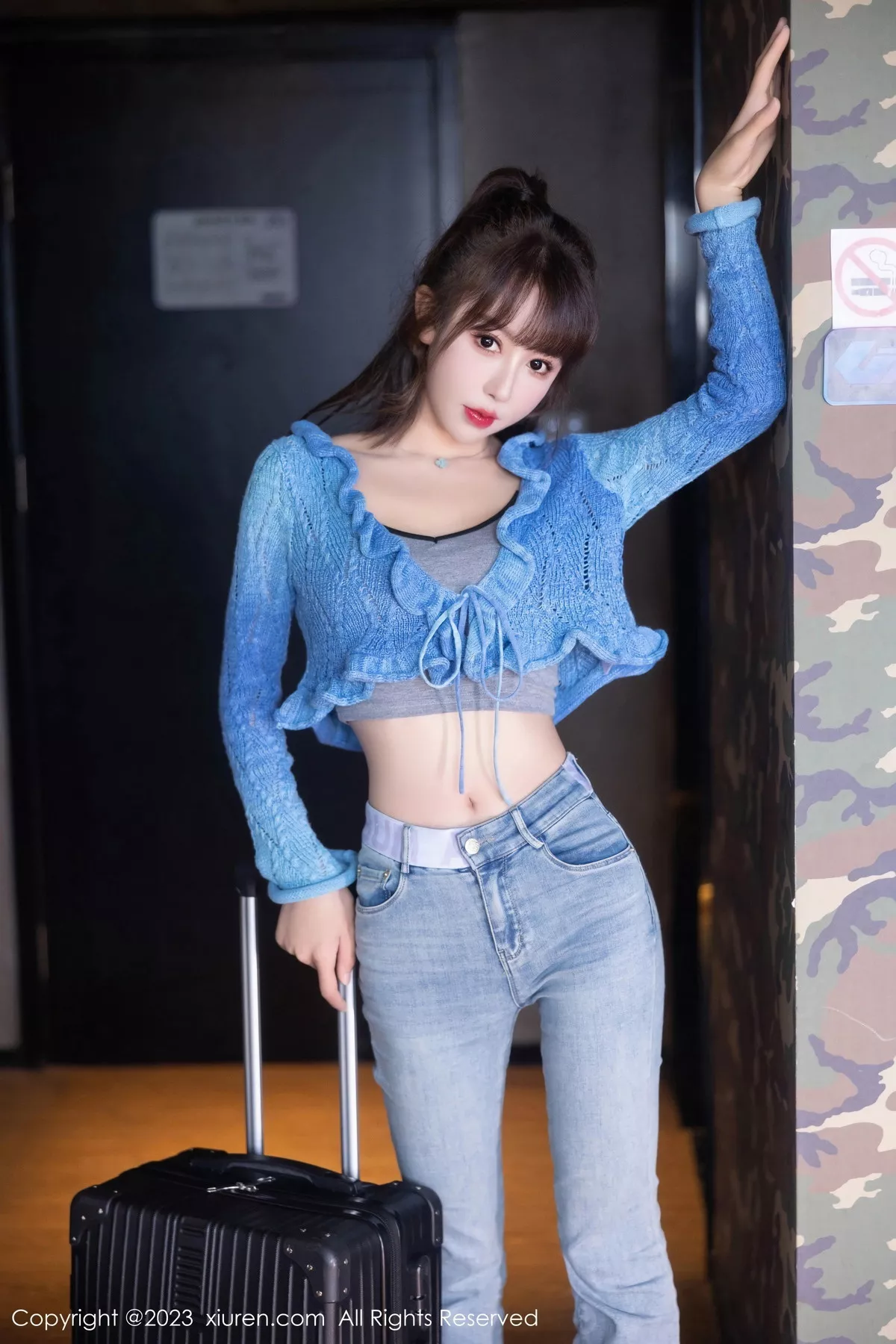 [[XiuRen秀人网]秀人网]No.7540_模特白笑笑性感蓝色衣露灰色内衣配牛仔裤秀曼妙身姿诱惑写真80P