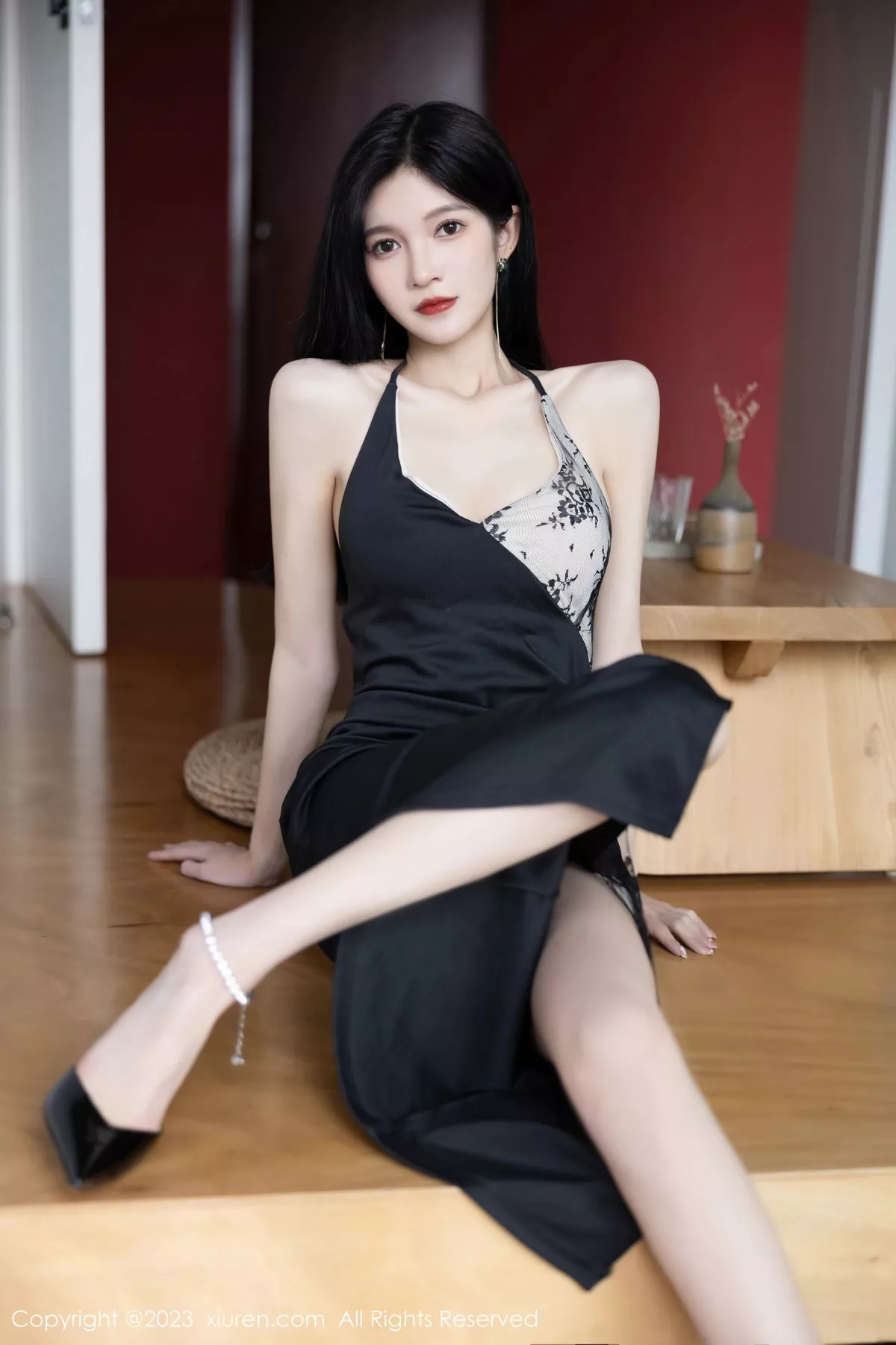 [[XiuRen秀人网]秀人网]No.7556_模特程程程性感黑色露肩连衣长裙露黑色情趣内衣惹火诱惑写真84P